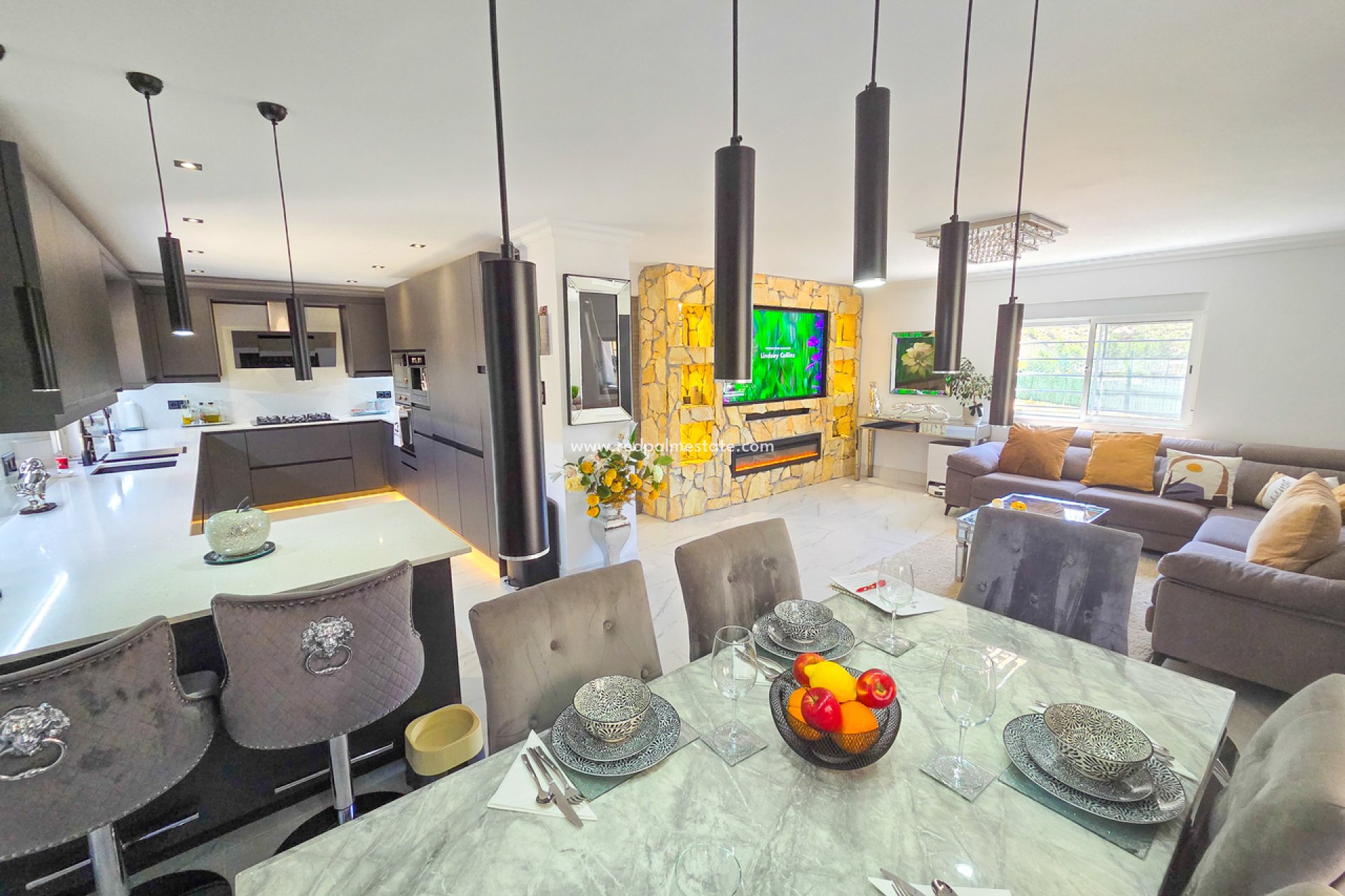 Videresalg - Villa -
Crevillente - Inland