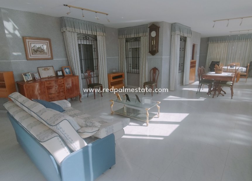 Videresalg - Villa -
Crevillente - Inland