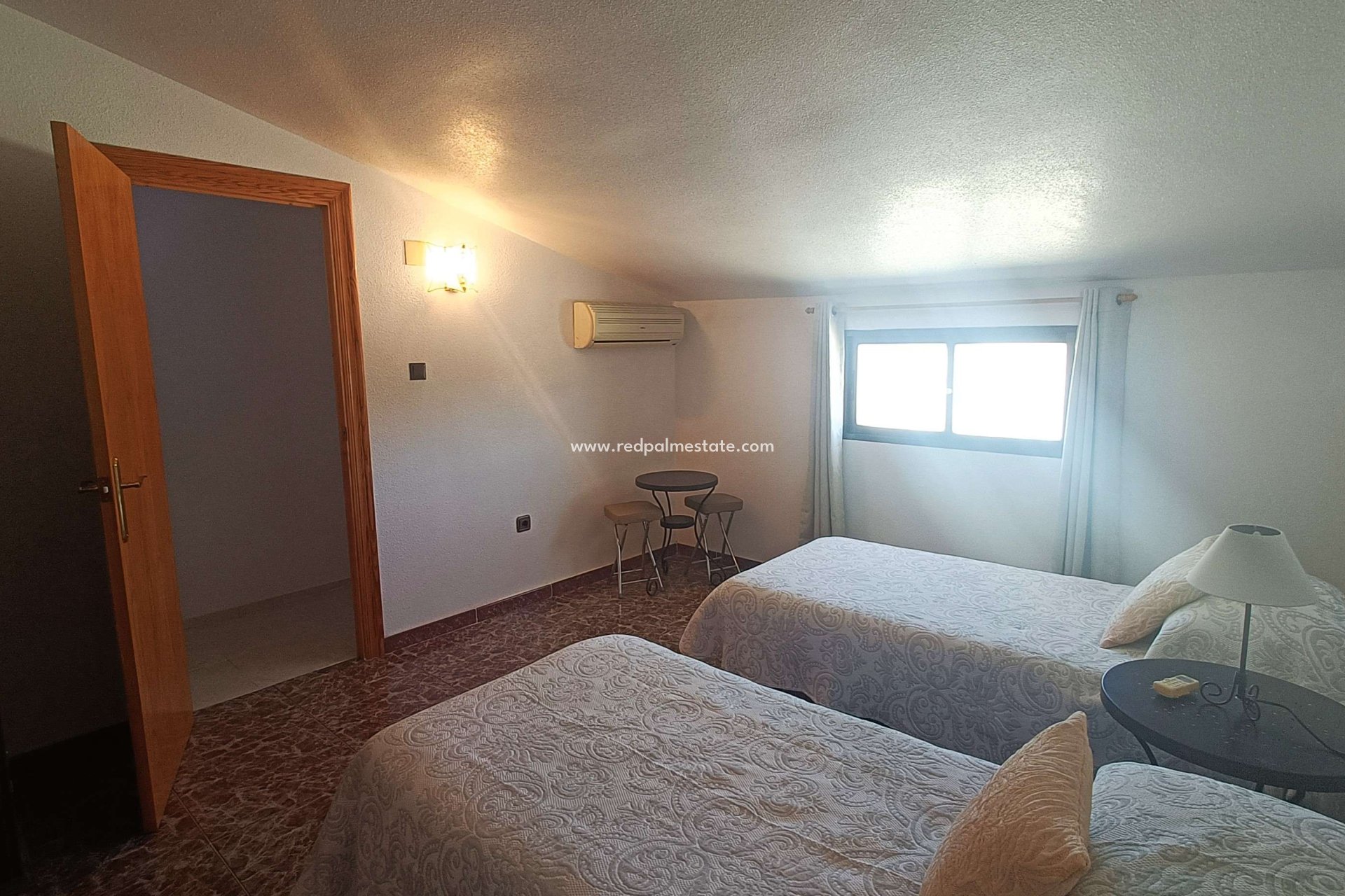 Videresalg - Villa -
Crevillente - Inland