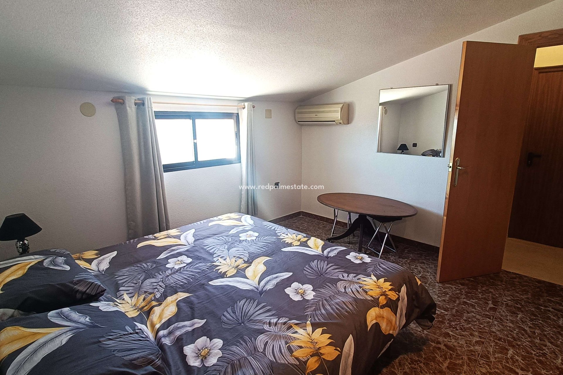 Videresalg - Villa -
Crevillente - Inland