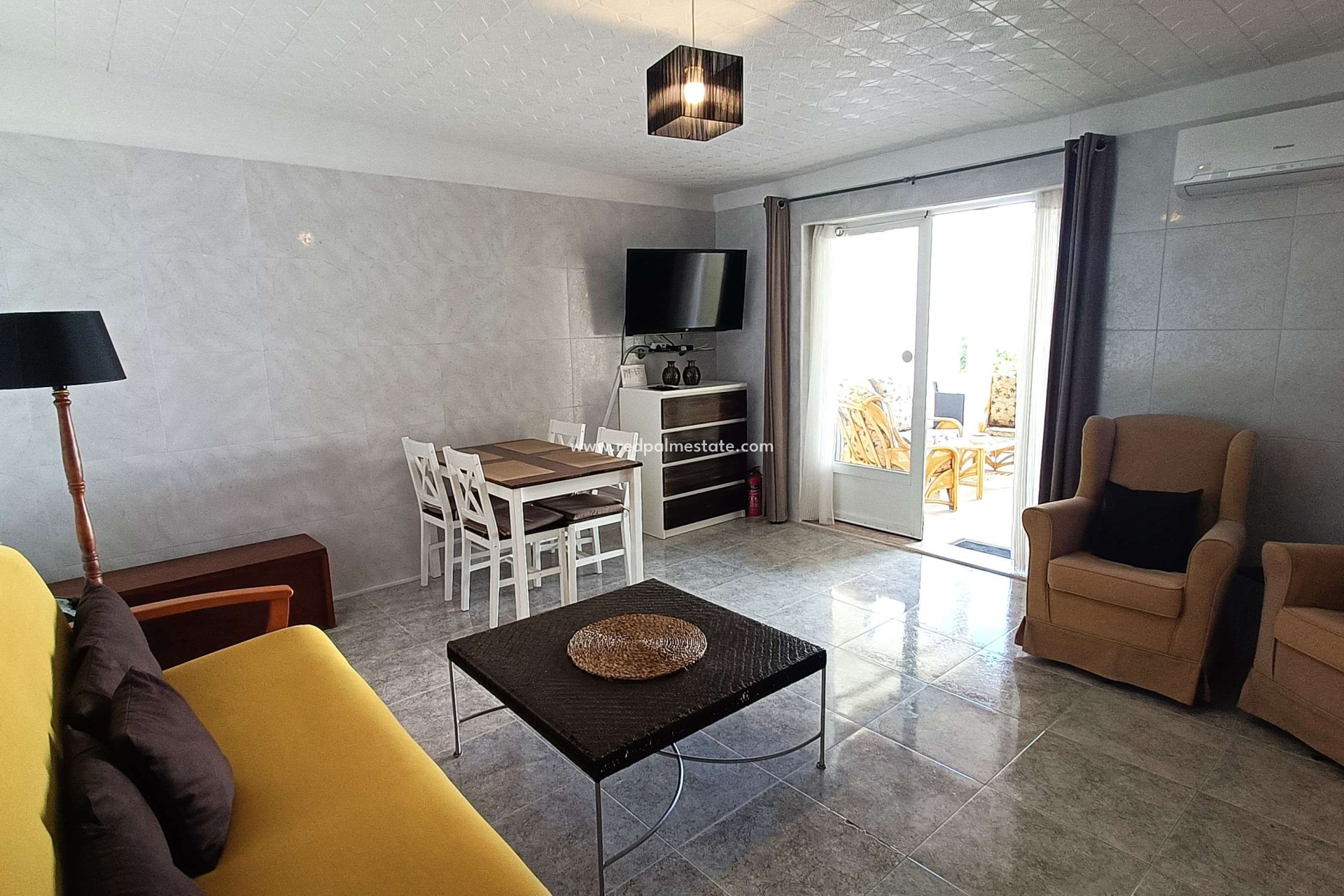 Videresalg - Villa -
Crevillente - Inland
