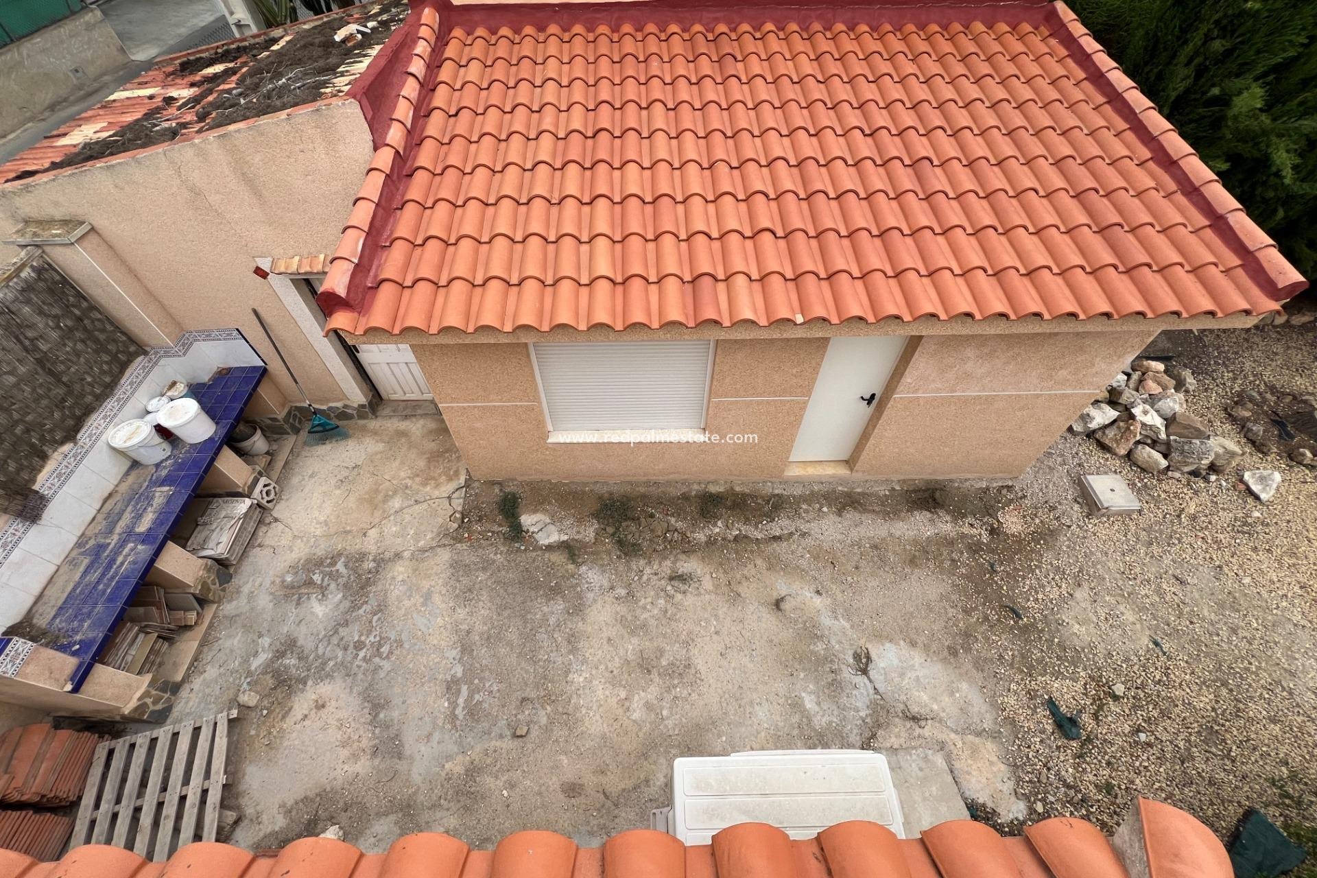 Videresalg - Villa -
Dolores - Cmno. Escorredor