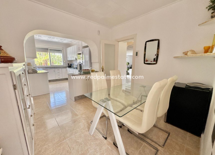 Videresalg - Villa -
Dolores - Comunidad Valenciana