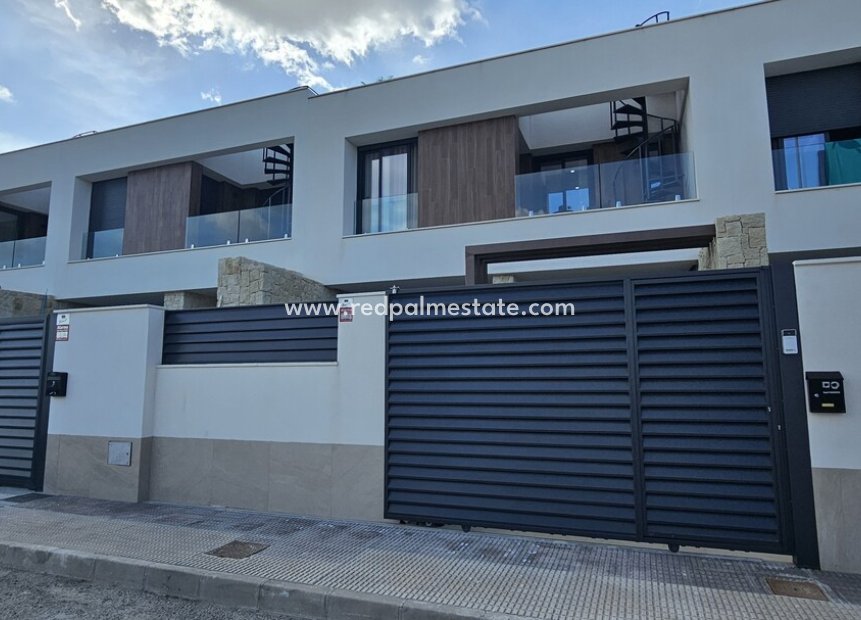 Videresalg - Villa -
Dolores - Sector 4