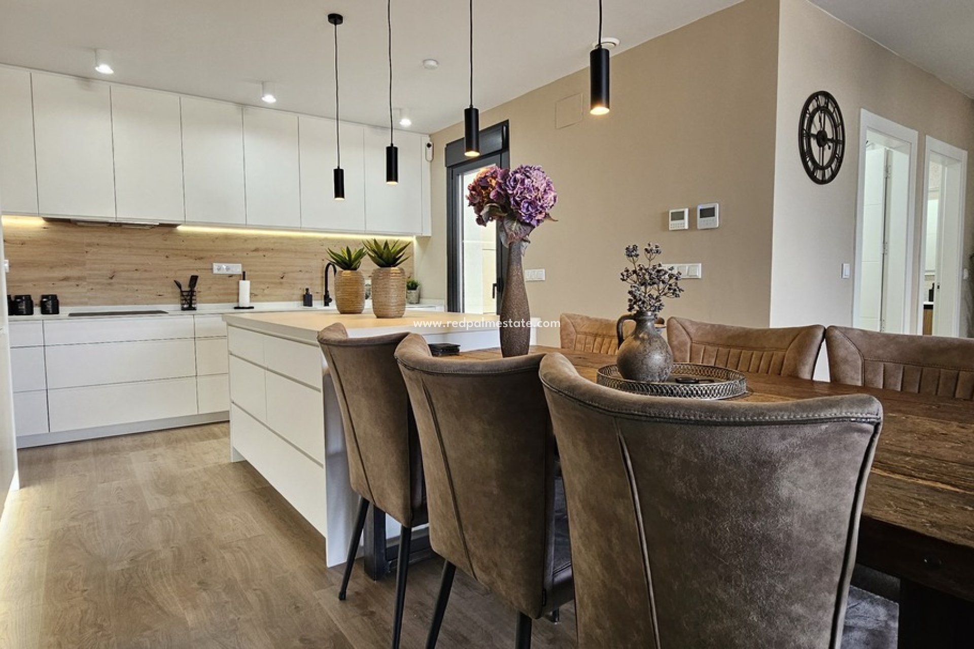 Videresalg - Villa -
Dolores - Sector 4