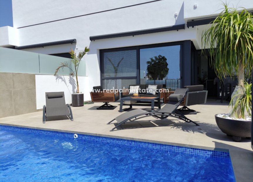 Videresalg - Villa -
Dolores
