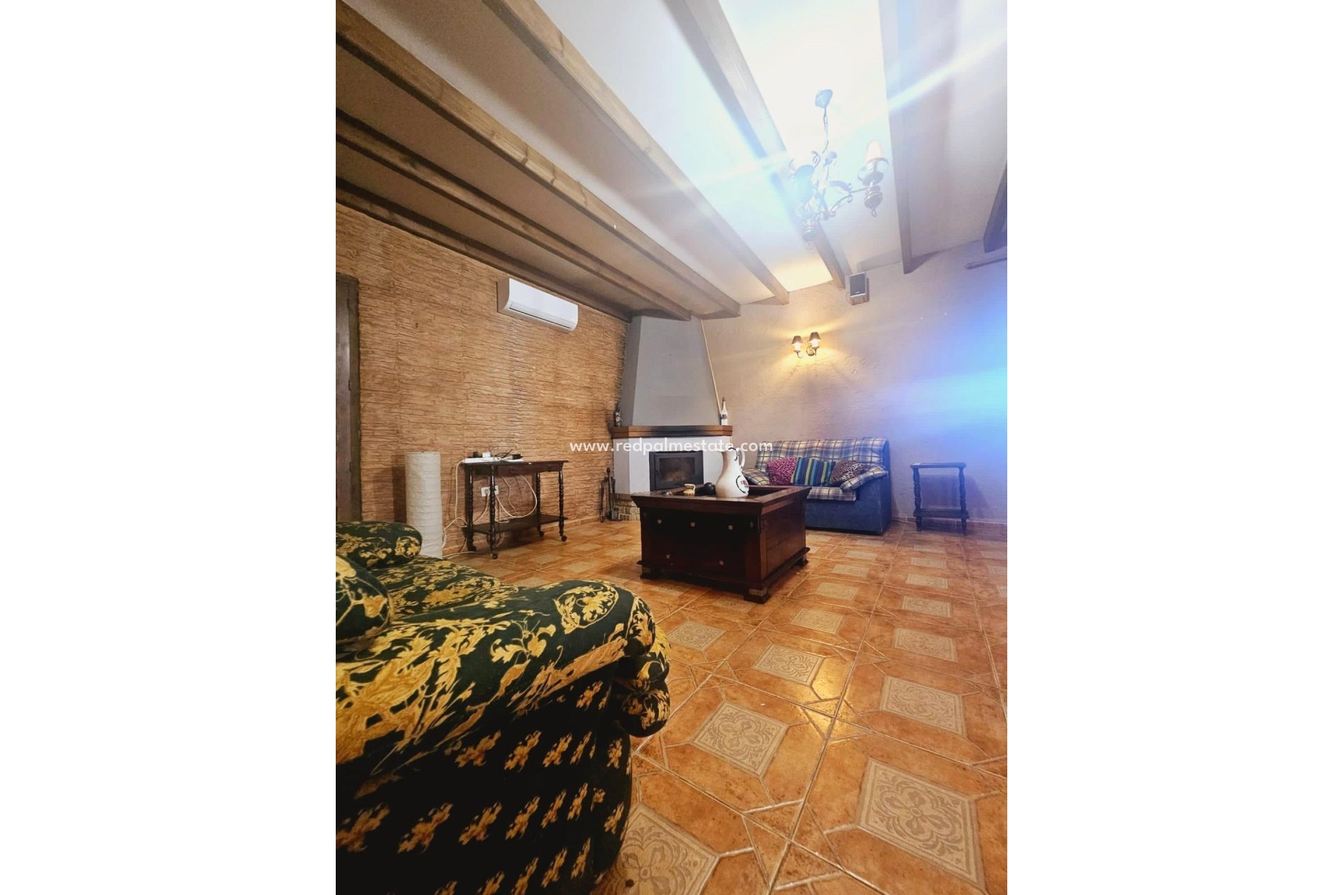 Videresalg - Villa -
Dolores