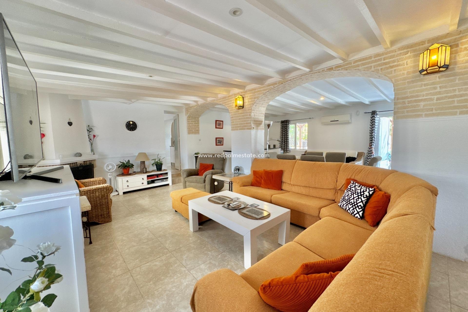 Videresalg - Villa -
Dolores