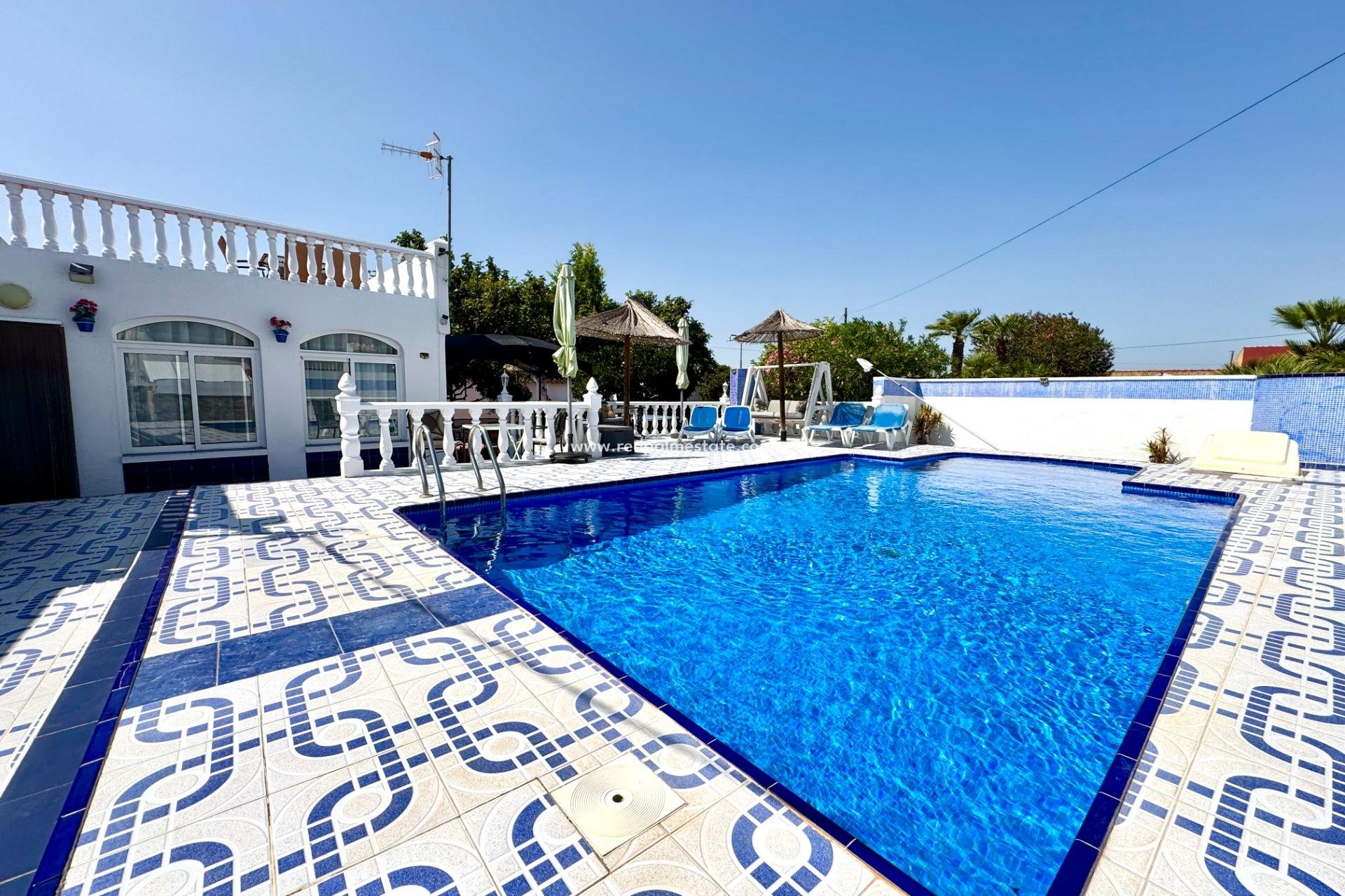 Videresalg - Villa -
Dolores