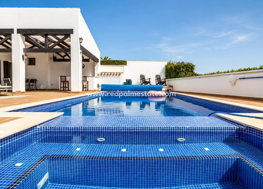 Videresalg - Villa -
El Valle Golf Resort - Inland