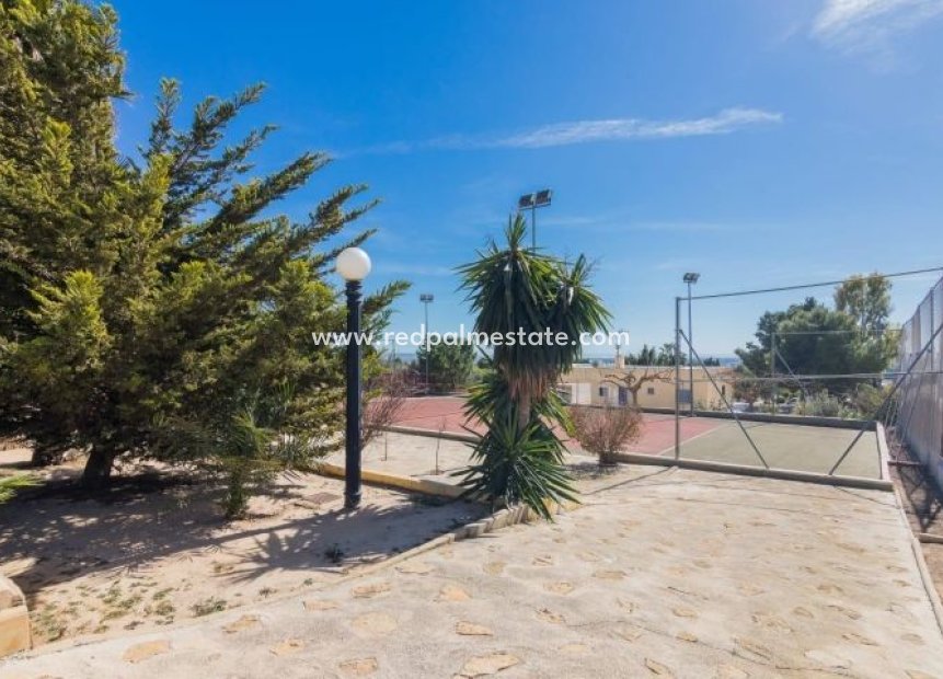 Videresalg - Villa -
Elche - Costa Blanca