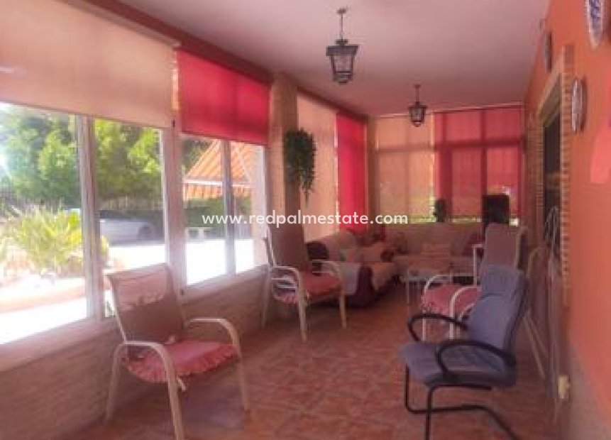 Videresalg - Villa -
Elche - Costa Blanca