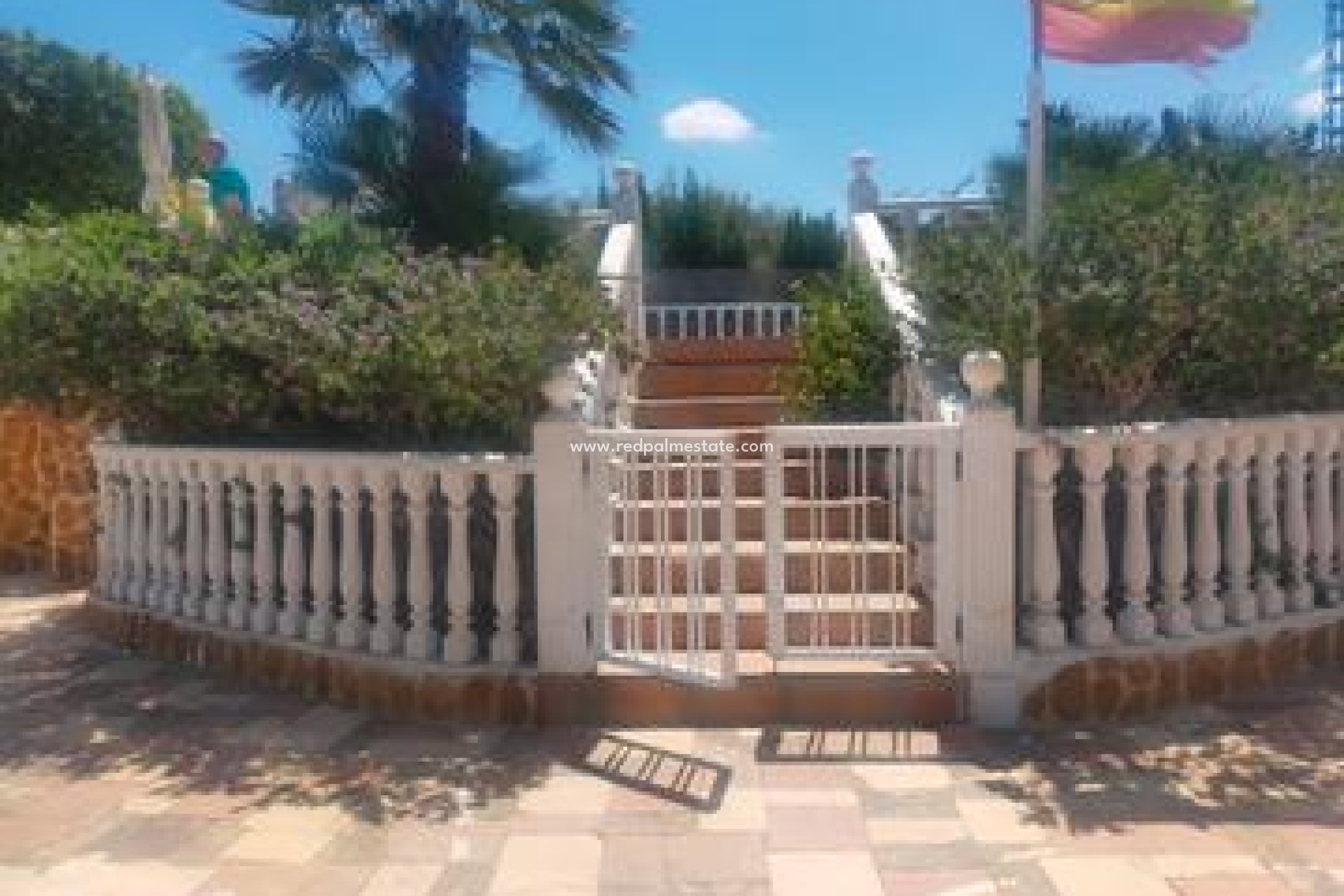 Videresalg - Villa -
Elche - Costa Blanca