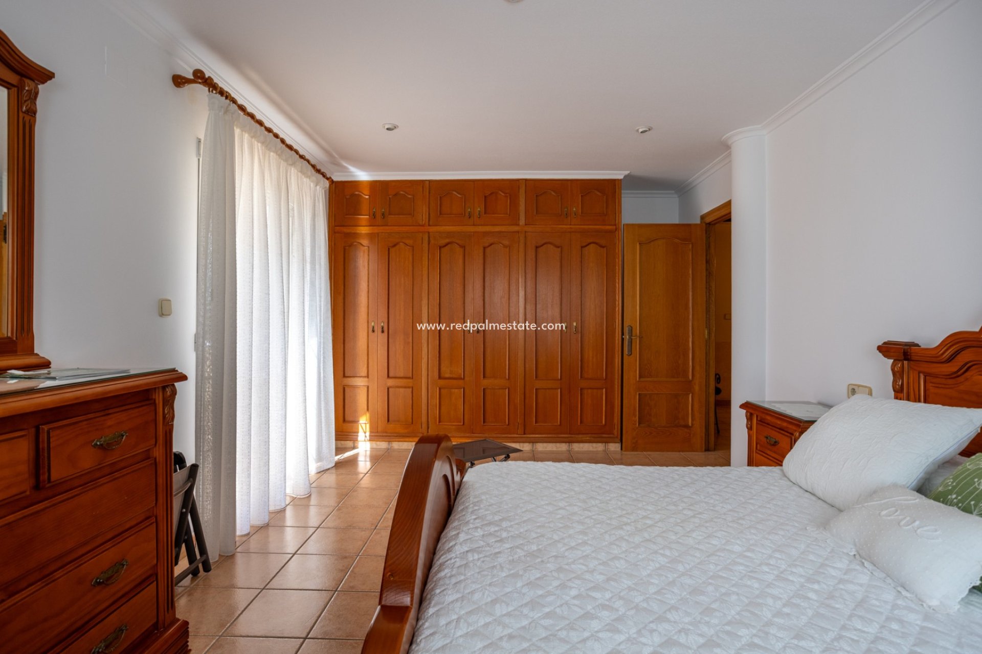 Videresalg - Villa -
Elche - La Hoya
