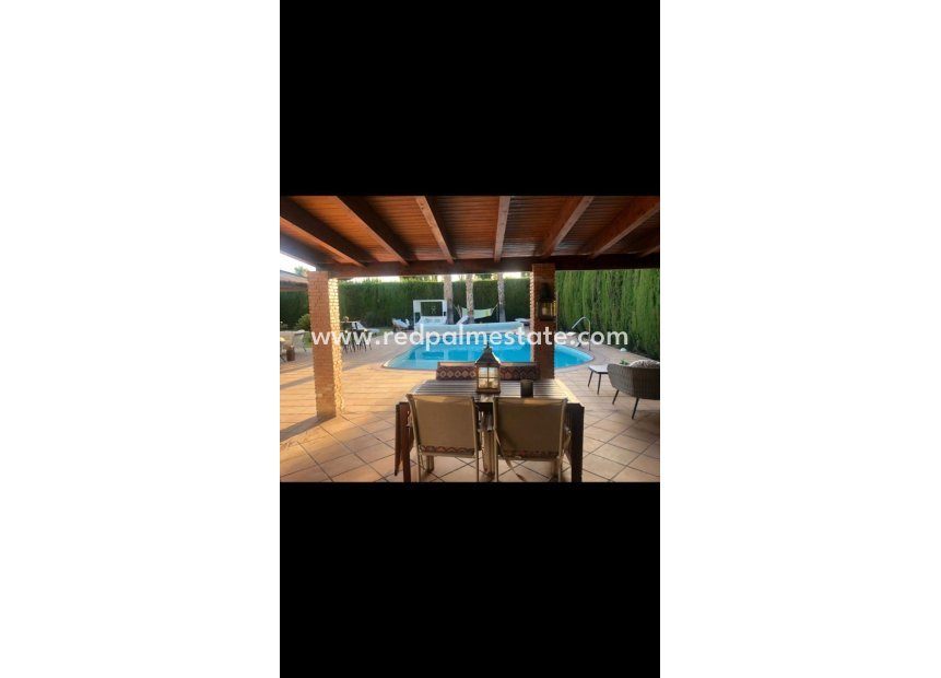 Videresalg - Villa -
Elda - Inland