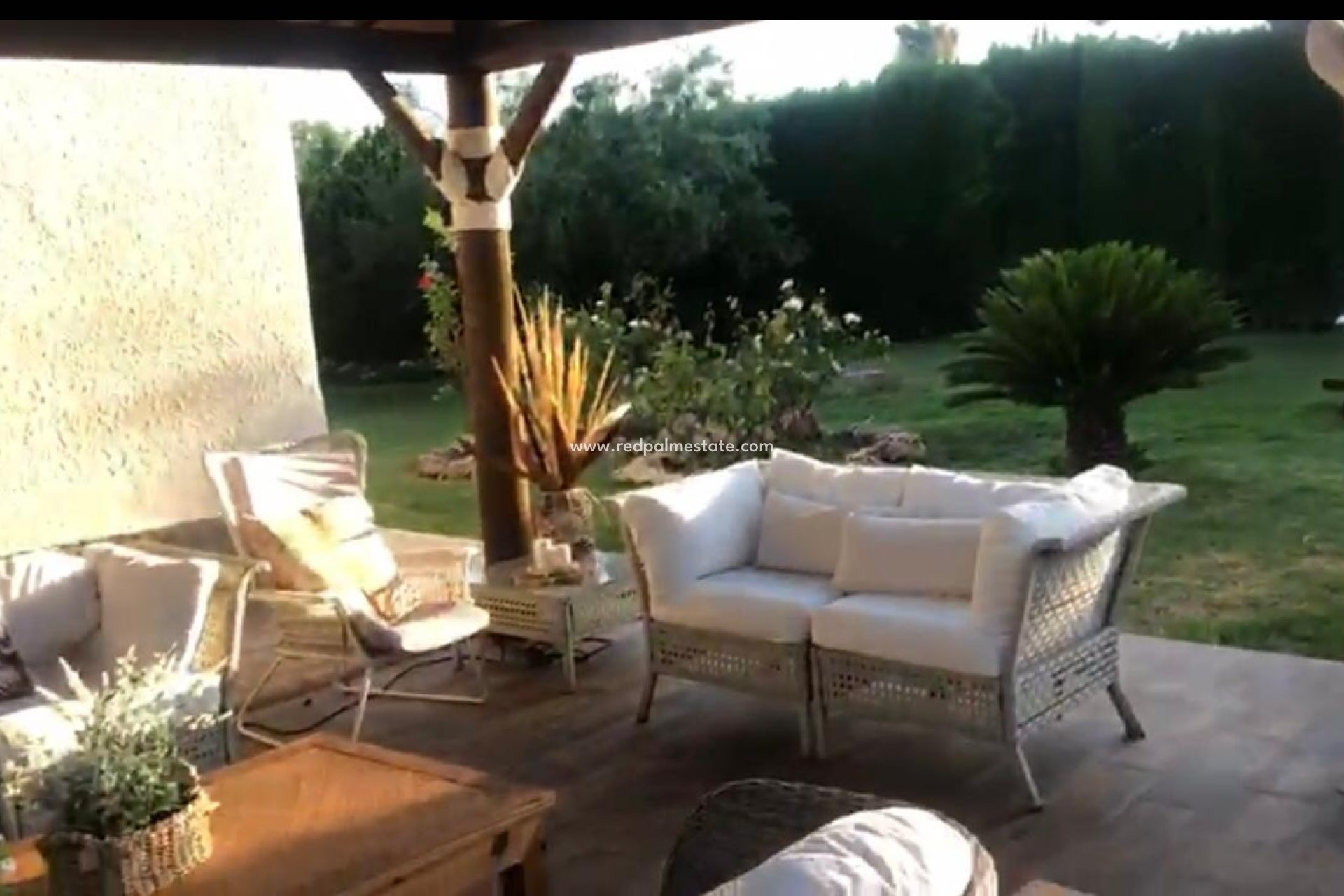 Videresalg - Villa -
Elda - Inland