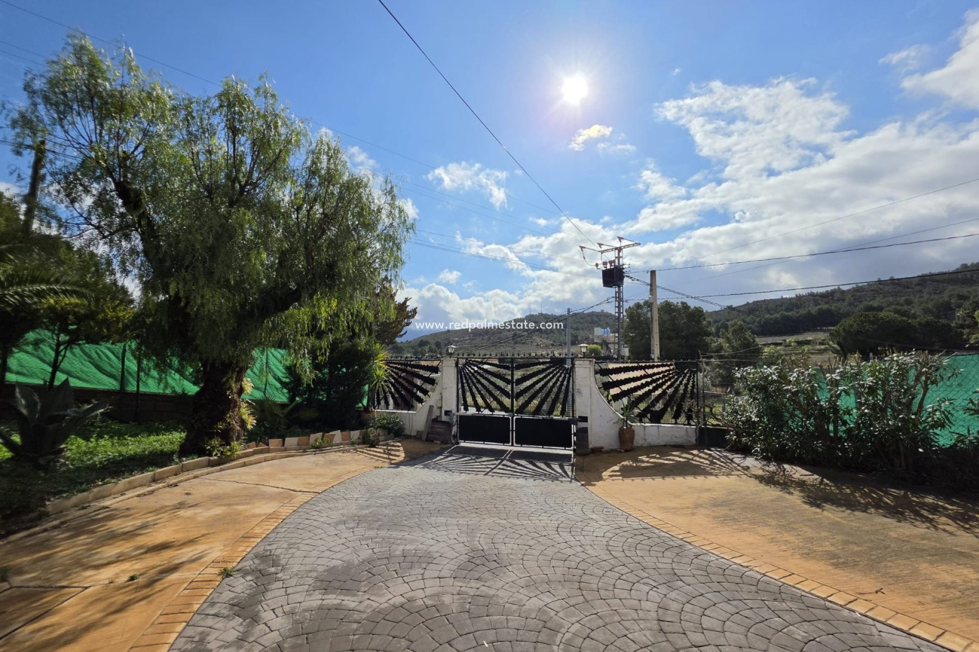 Videresalg - Villa -
Elda - Inland