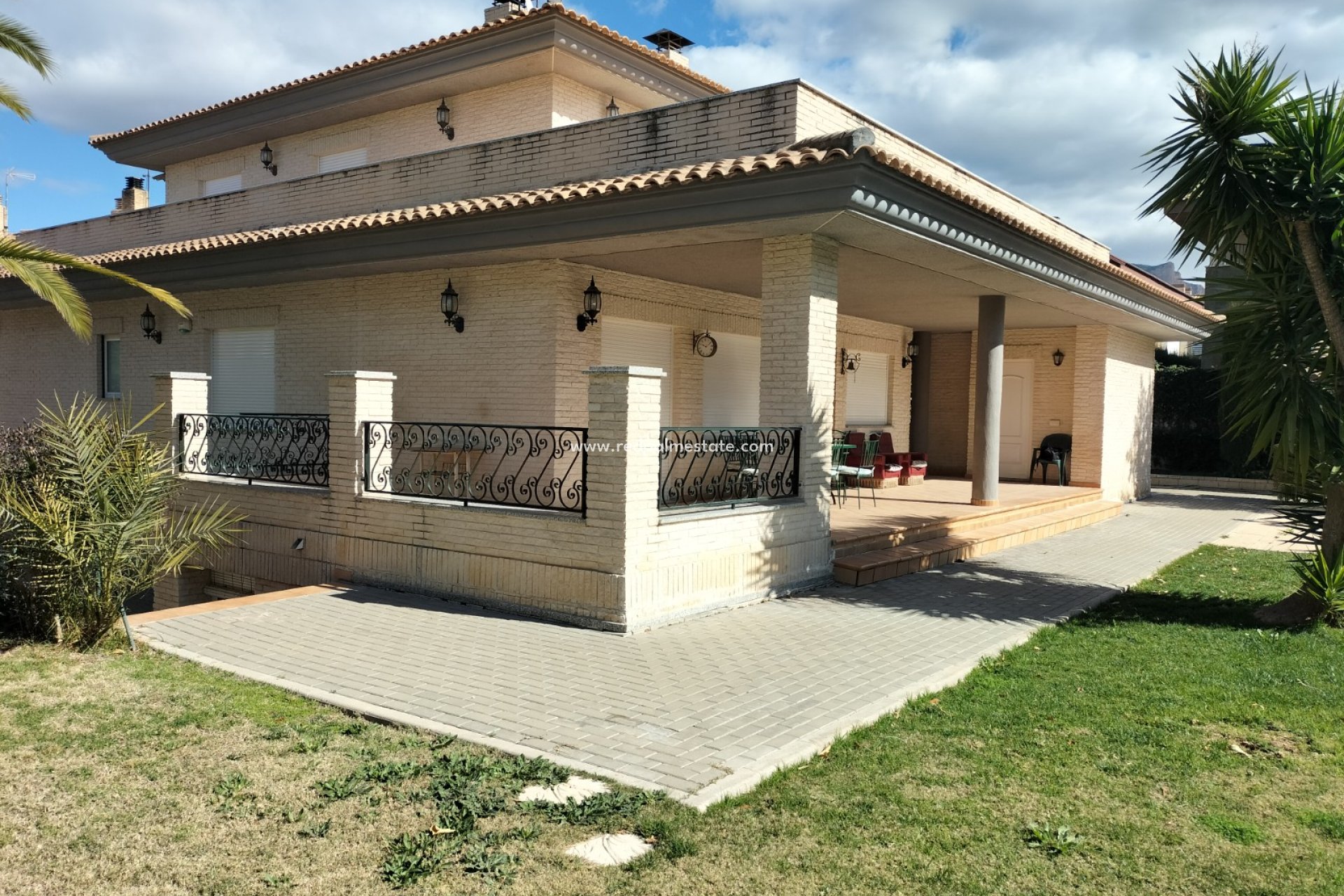 Videresalg - Villa -
Elda - Inland