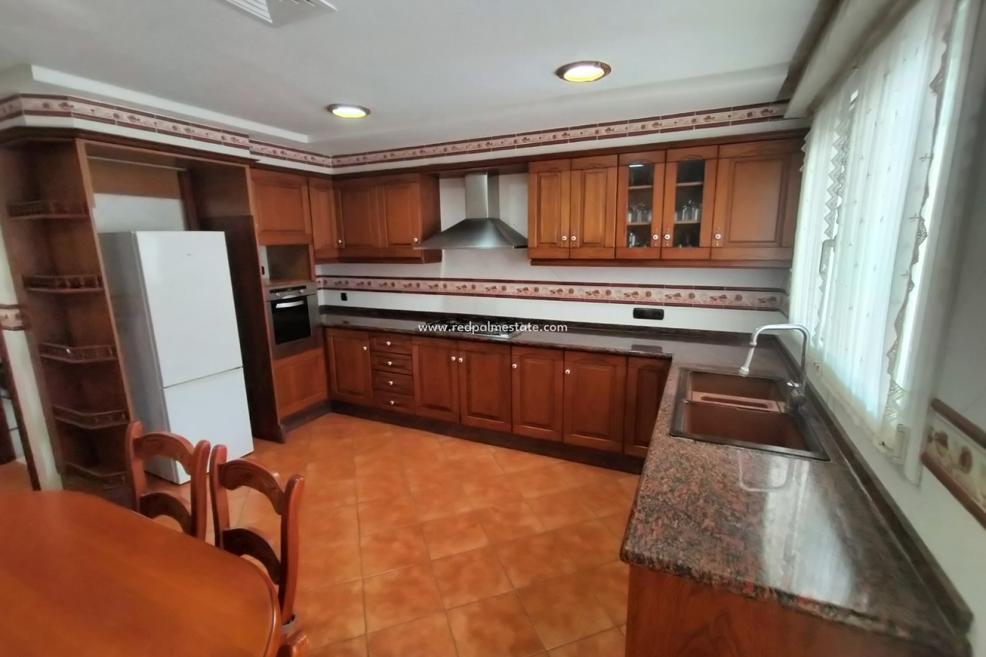 Videresalg - Villa -
Elda - Inland