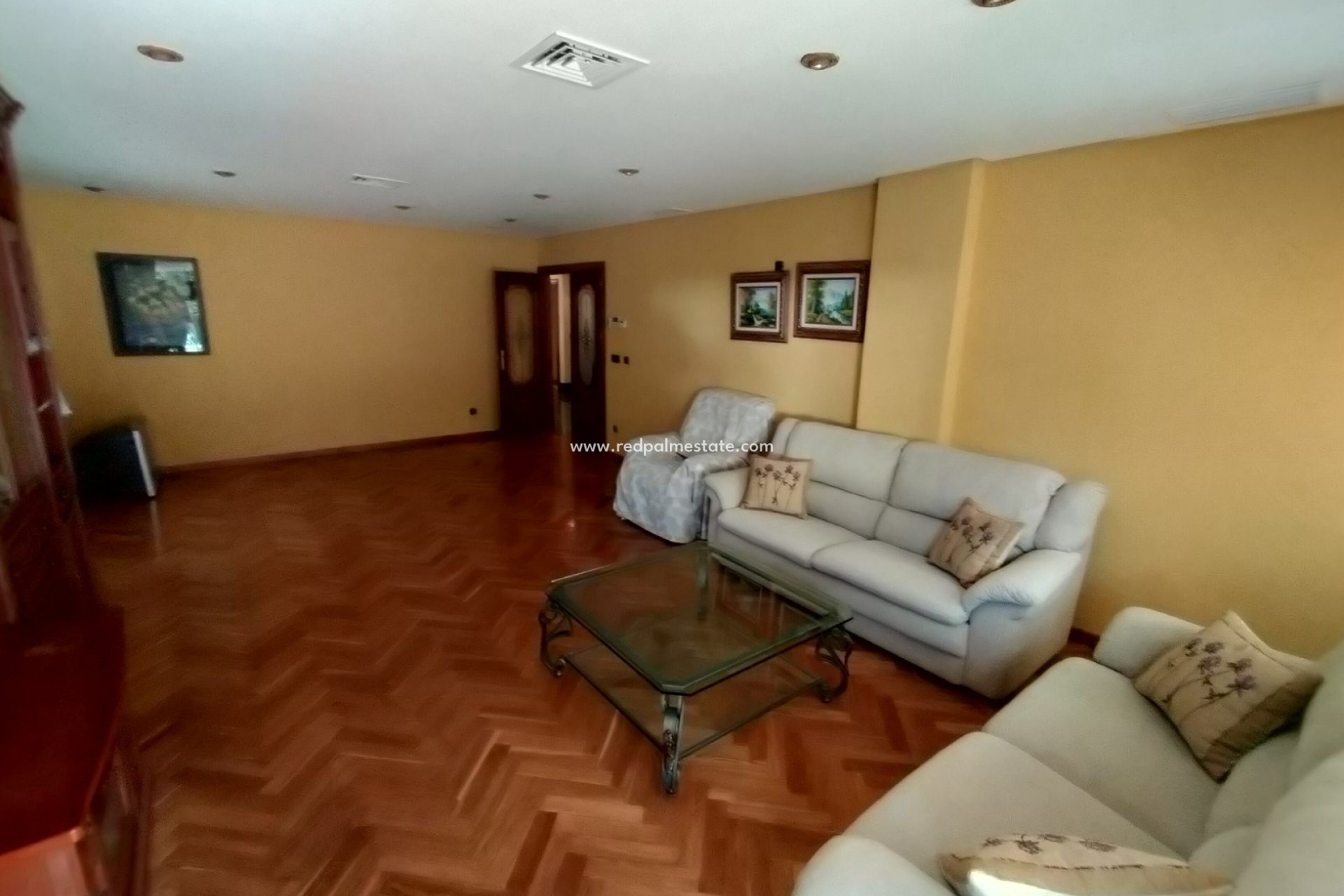 Videresalg - Villa -
Elda - Inland