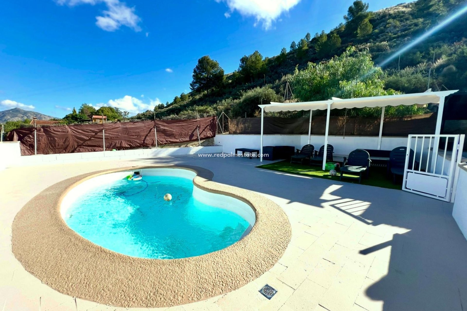 Videresalg - Villa -
Elda - Inland