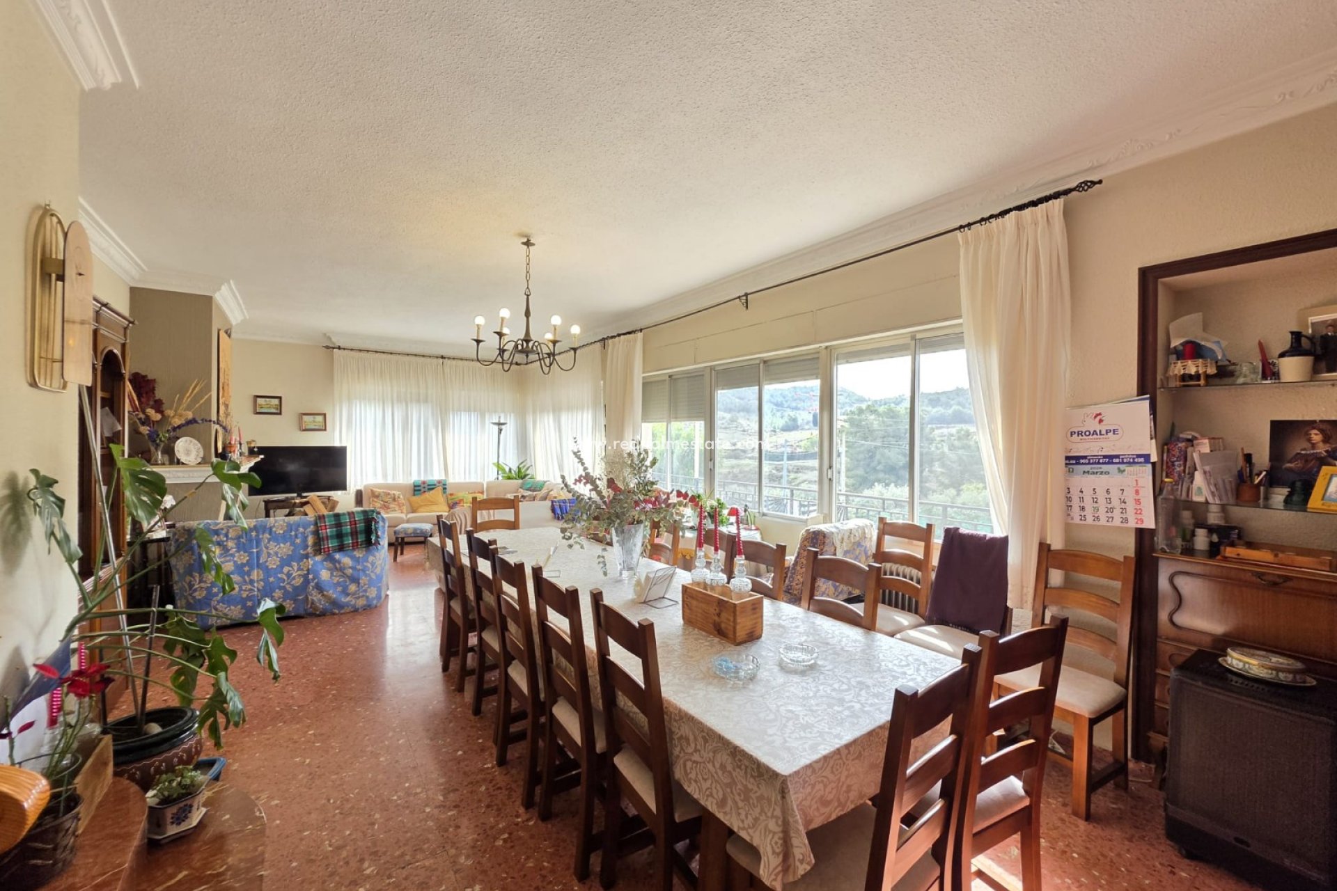 Videresalg - Villa -
Elda - Inland