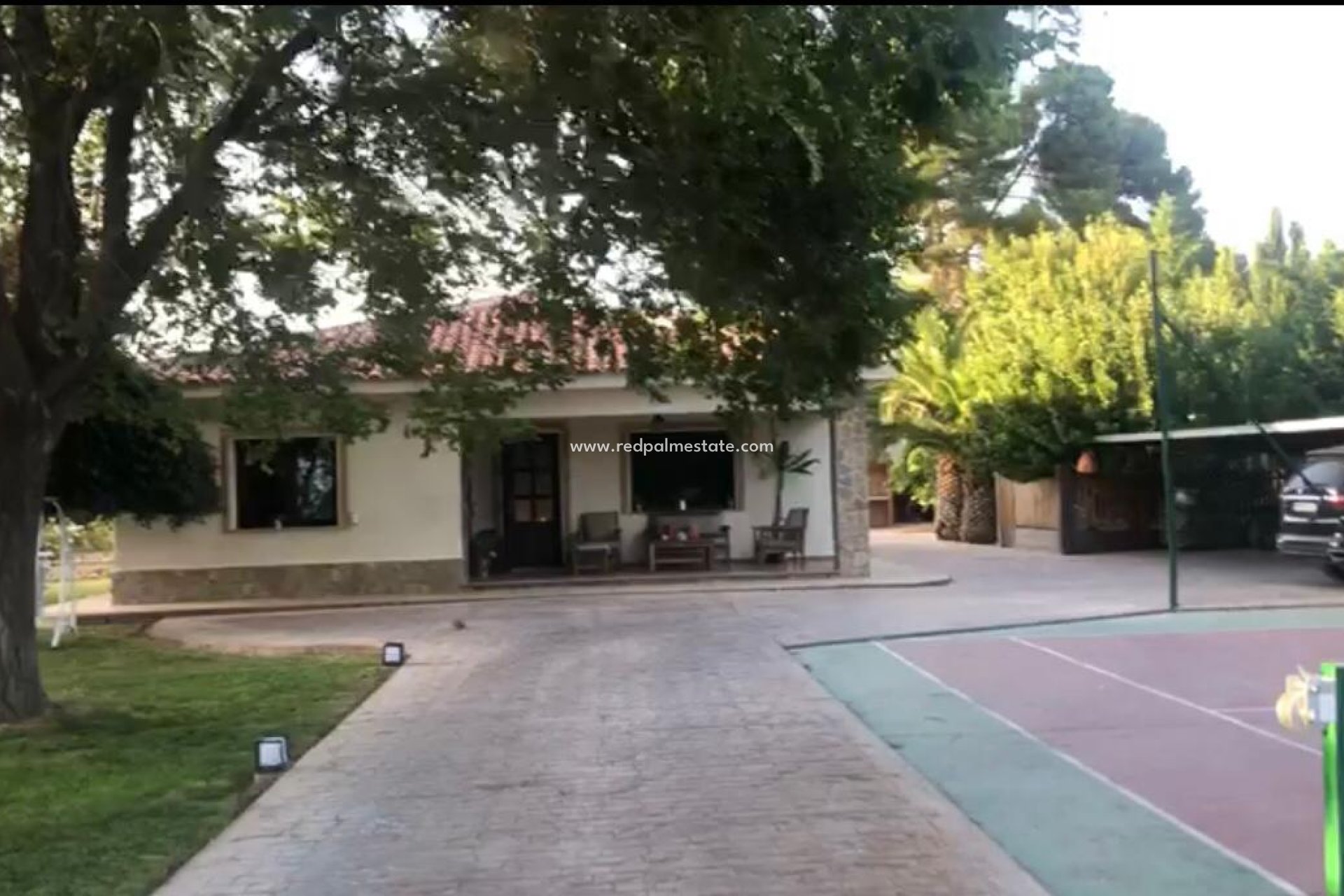 Videresalg - Villa -
Elda - Inland