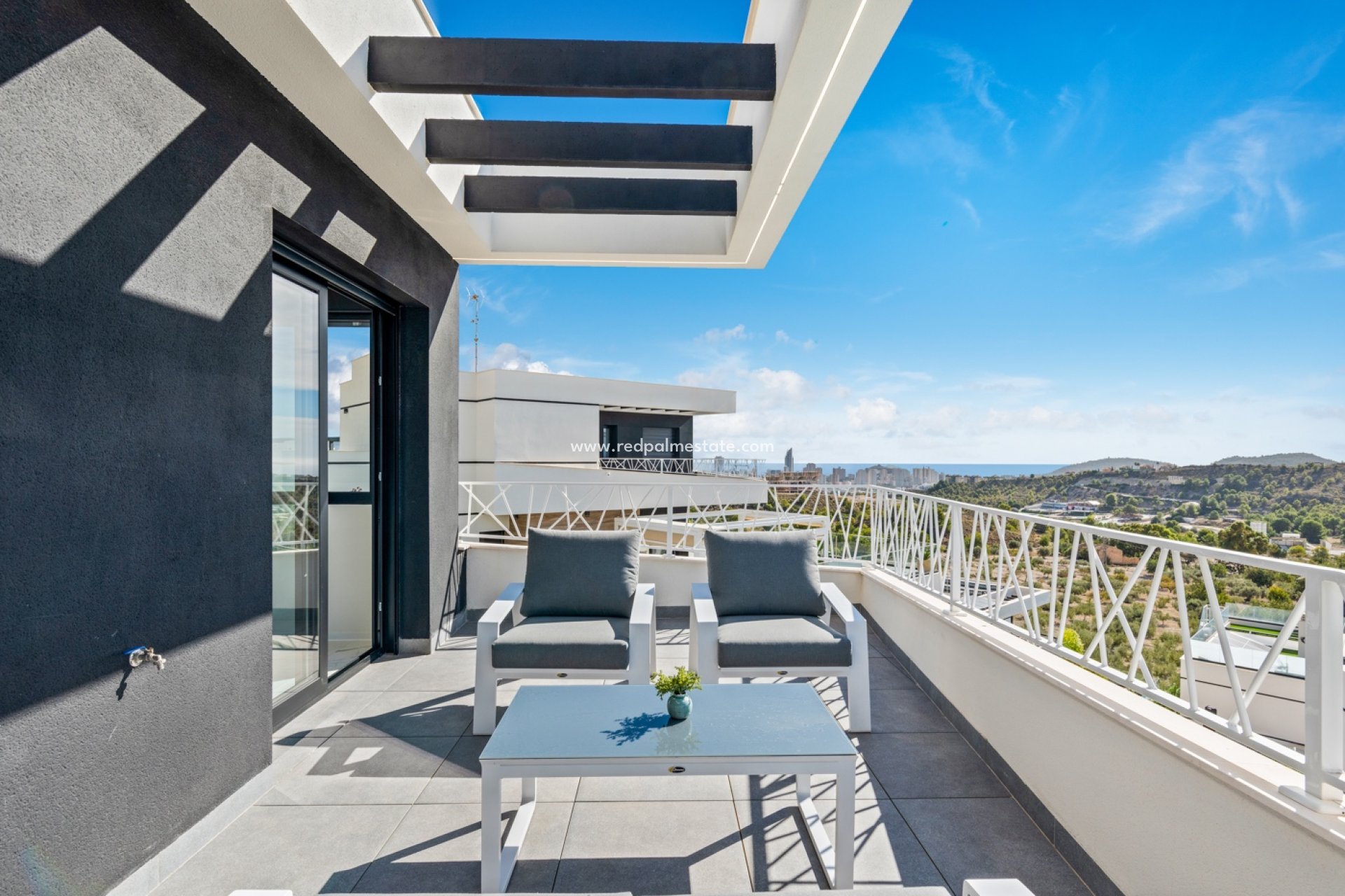 Videresalg - Villa -
Finestrat - Sierra Cortina