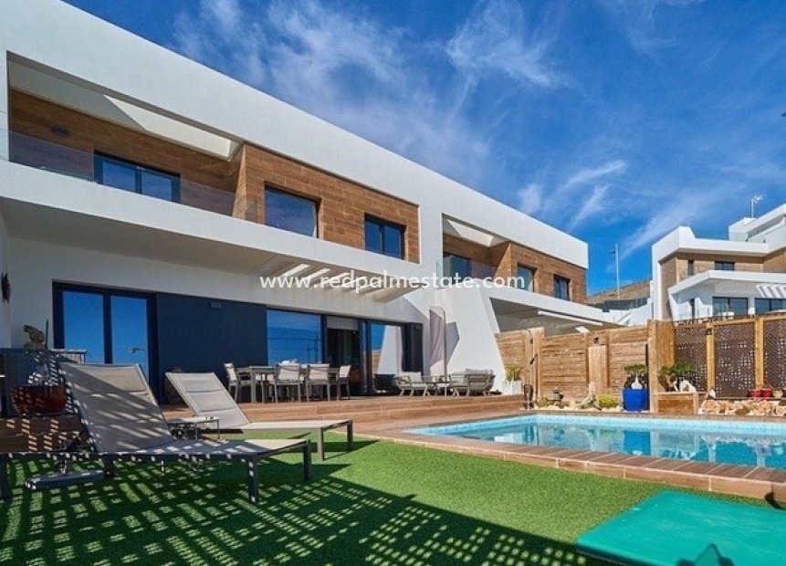 Videresalg - Villa -
Finestrat