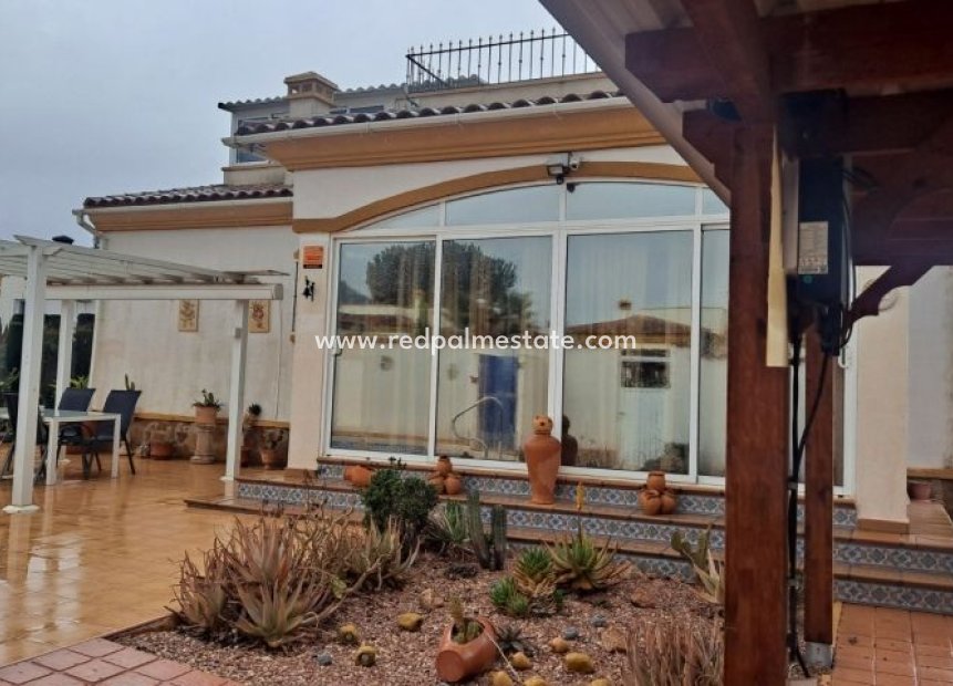 Videresalg - Villa -
Hondón de las Nieves - Inland