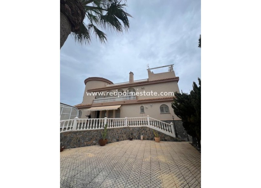 Videresalg - Villa -
La Manga - Km 17