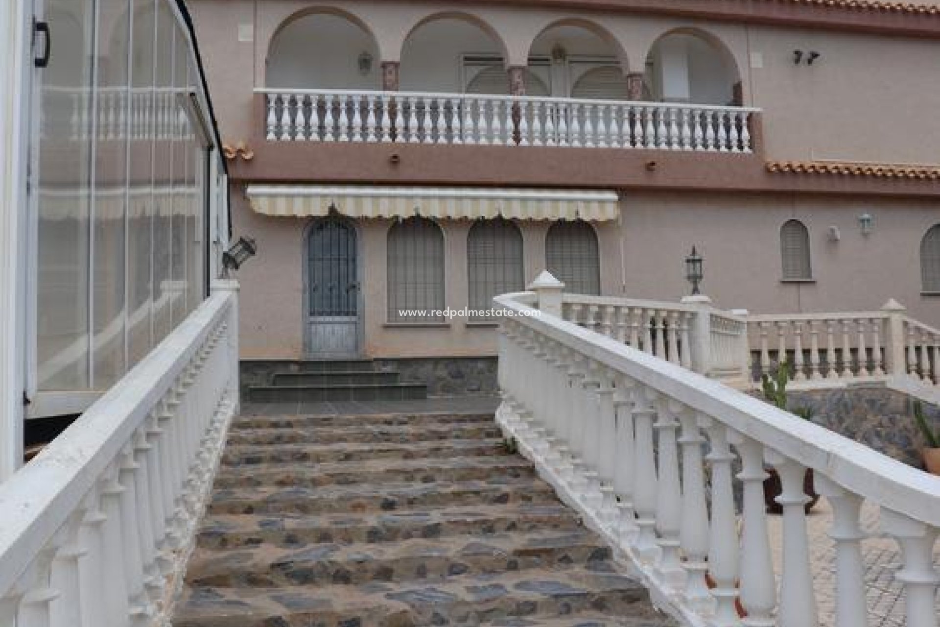 Videresalg - Villa -
La Manga - Km 17