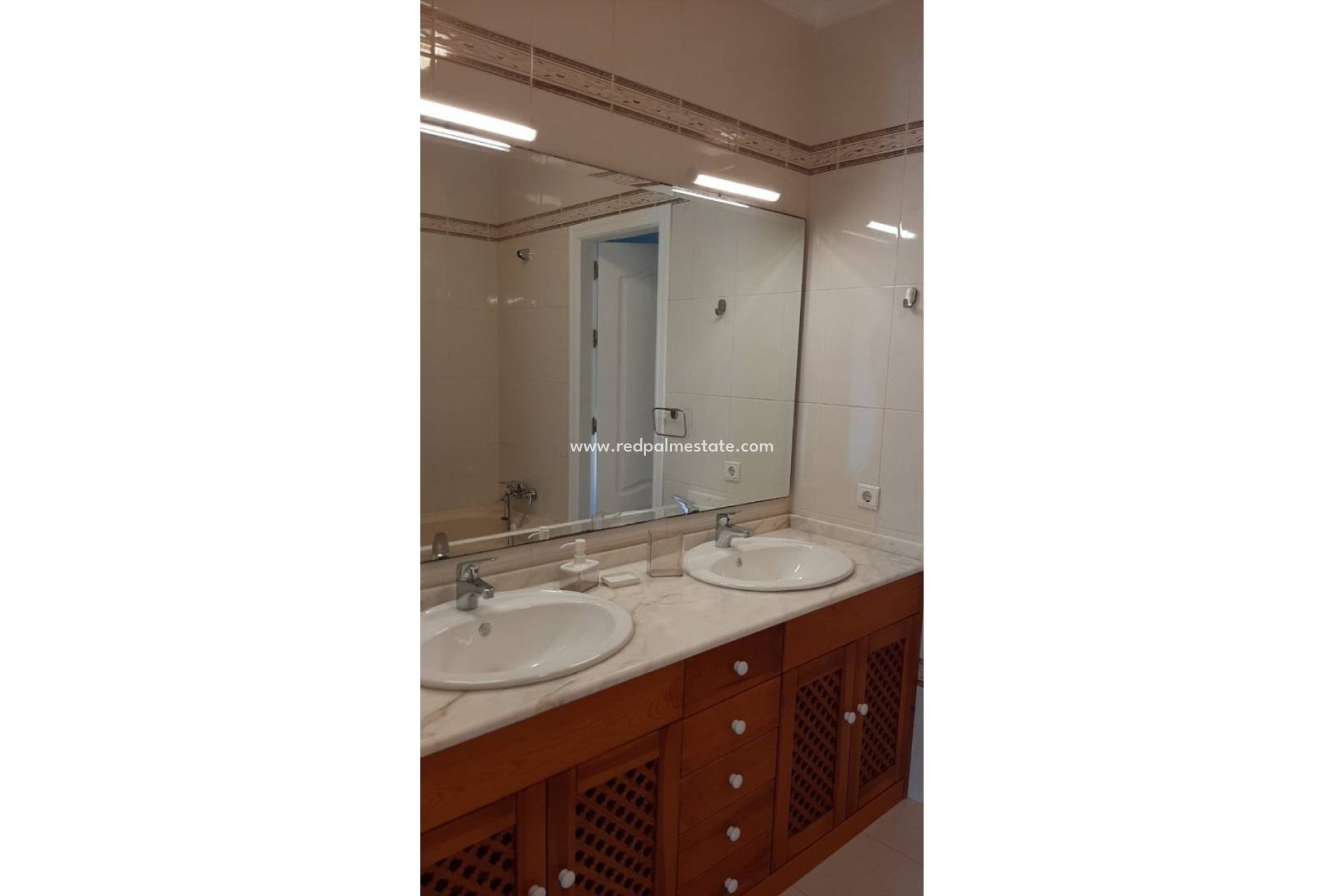 Videresalg - Villa -
La Manga