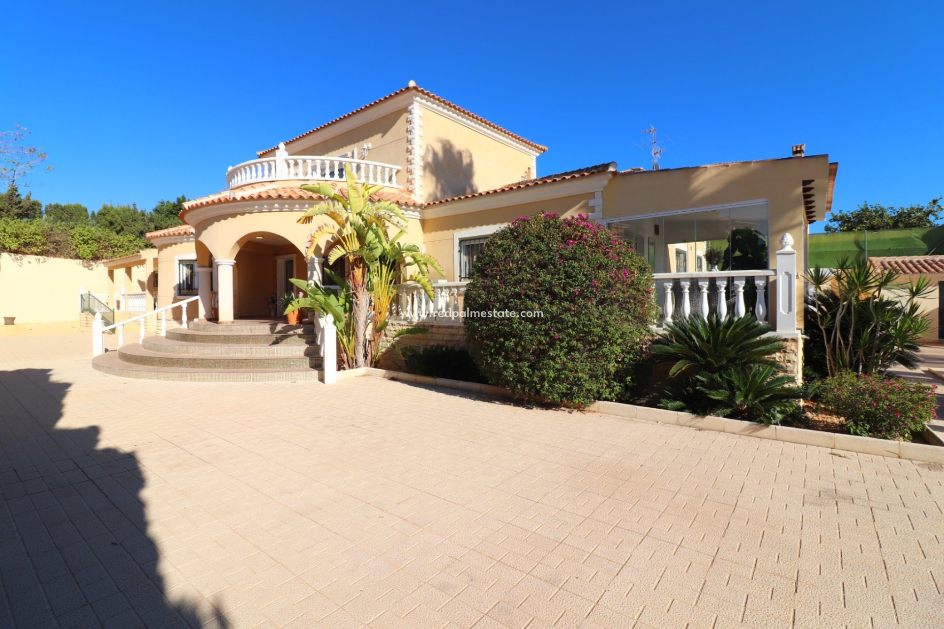 Videresalg - Villa -
La Marina