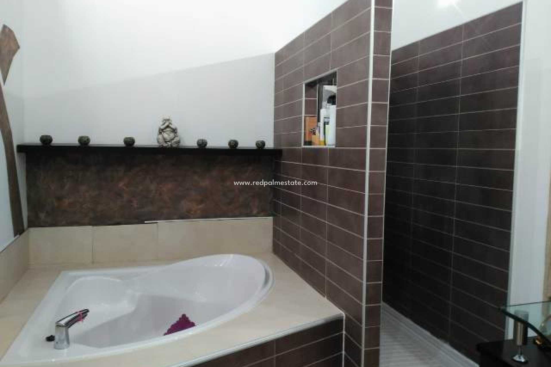 Videresalg - Villa -
La Matanza - Inland