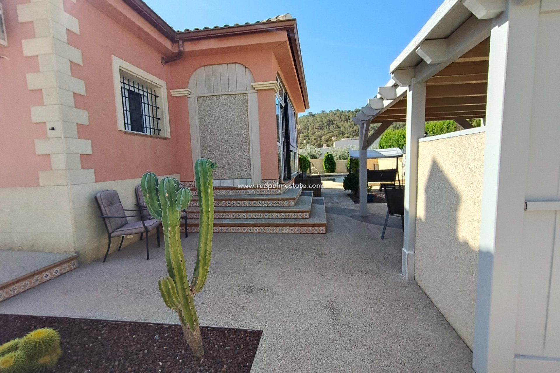 Videresalg - Villa -
La Romana - Inland