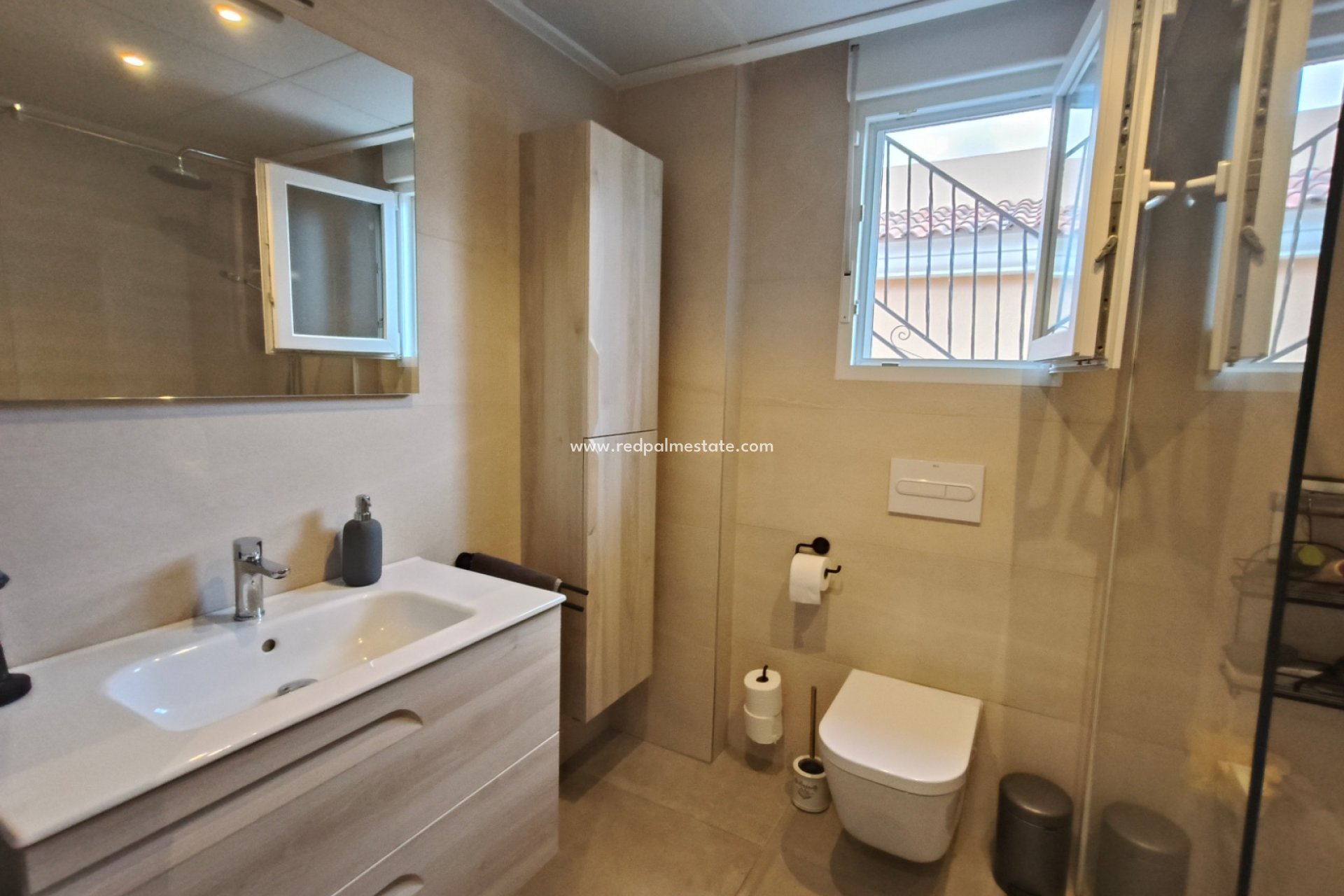 Videresalg - Villa -
La Romana - Inland