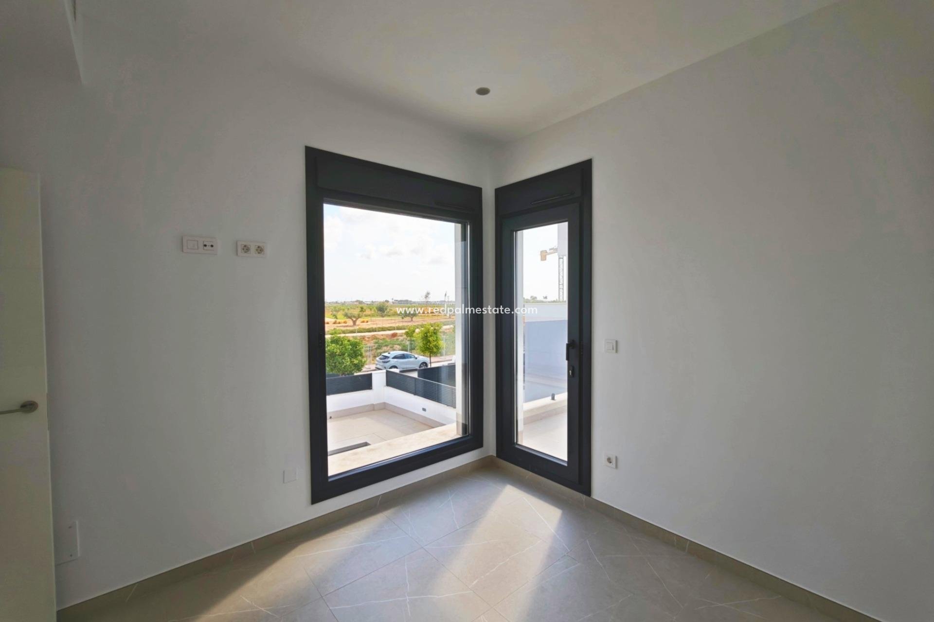 Videresalg - Villa -
Los Alczares - Santa Rosalia