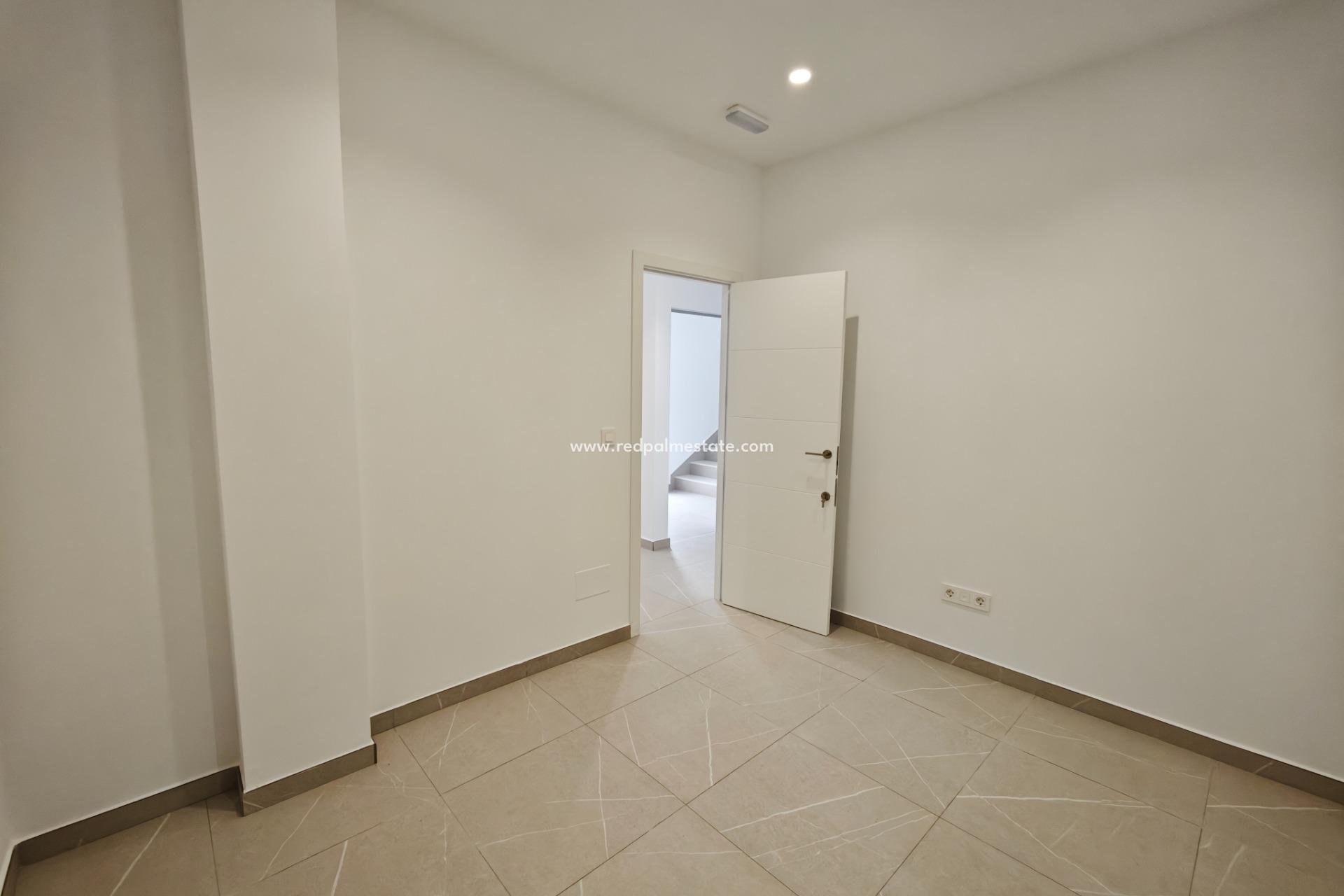 Videresalg - Villa -
Los Alczares - Santa Rosalia