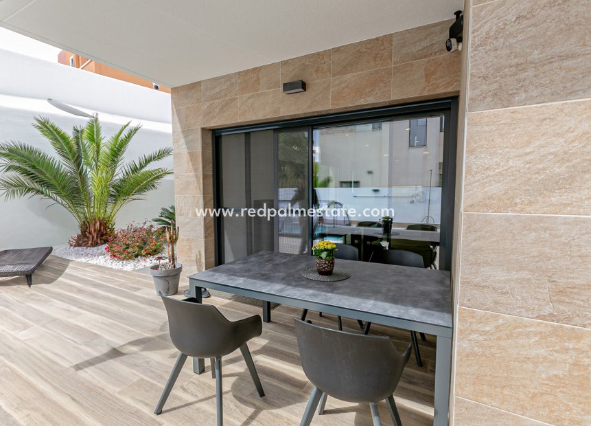Videresalg - Villa -
Los Montesinos