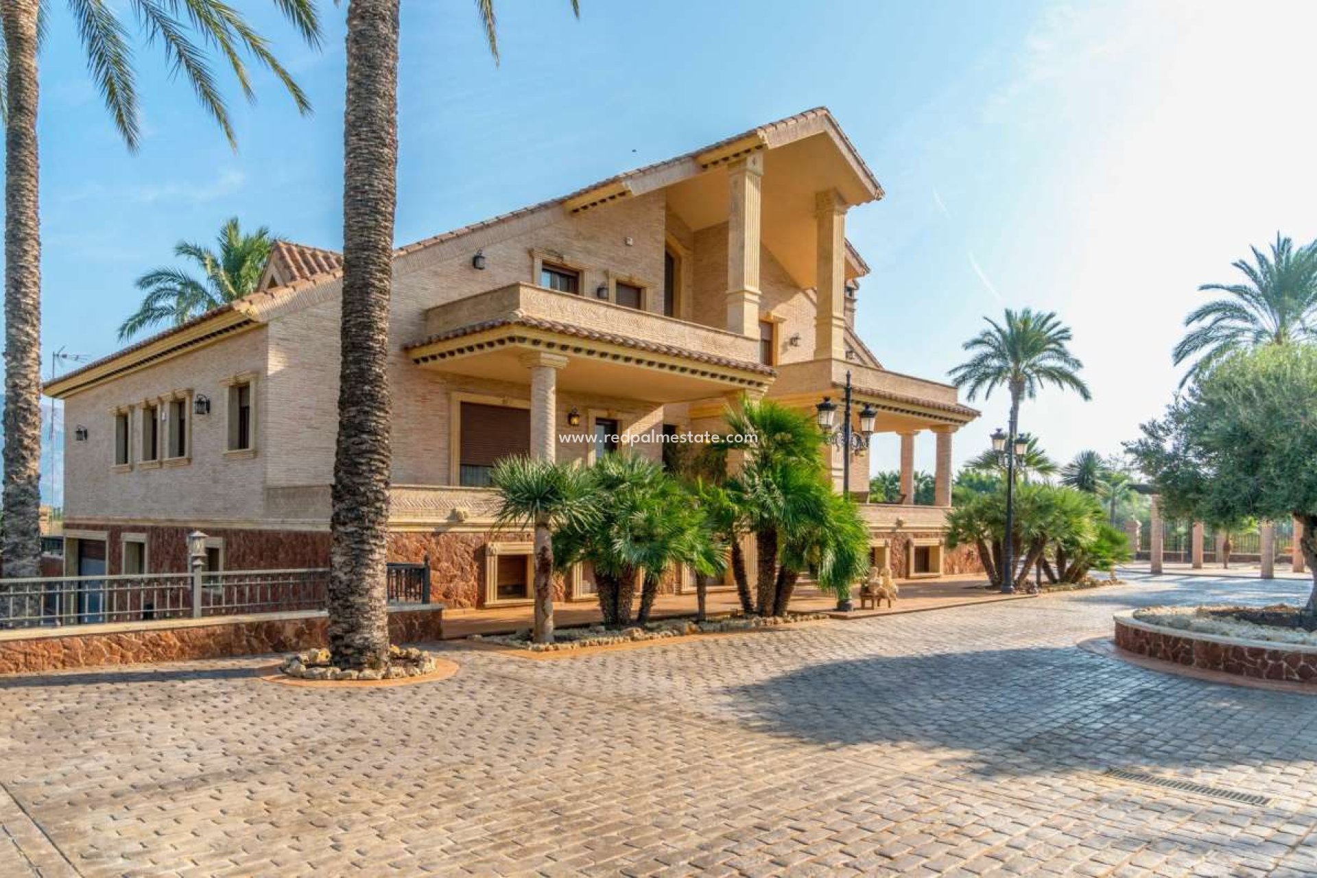 Videresalg - Villa -
Molins - Inland