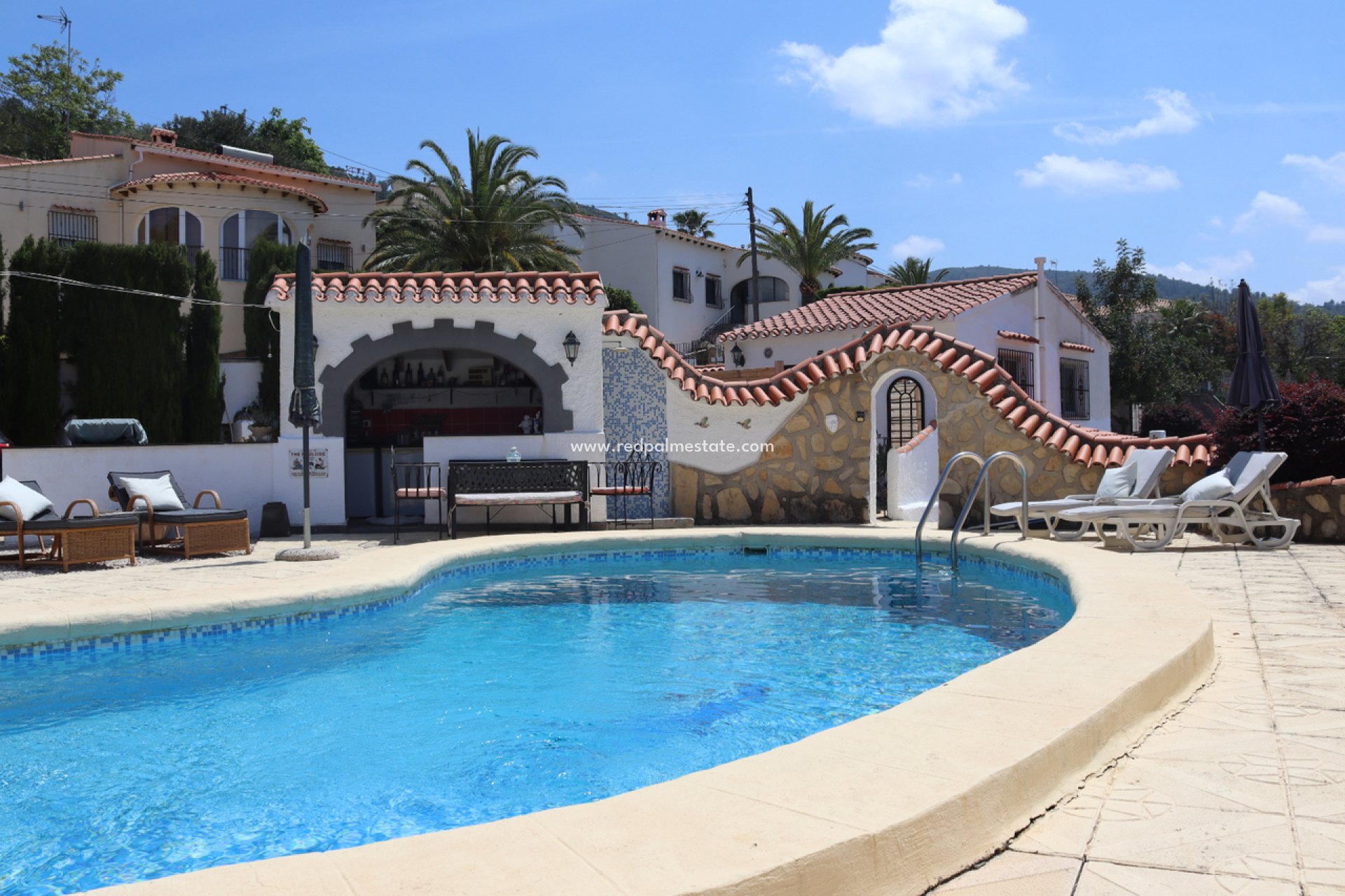 Videresalg - Villa -
Orba - Inland