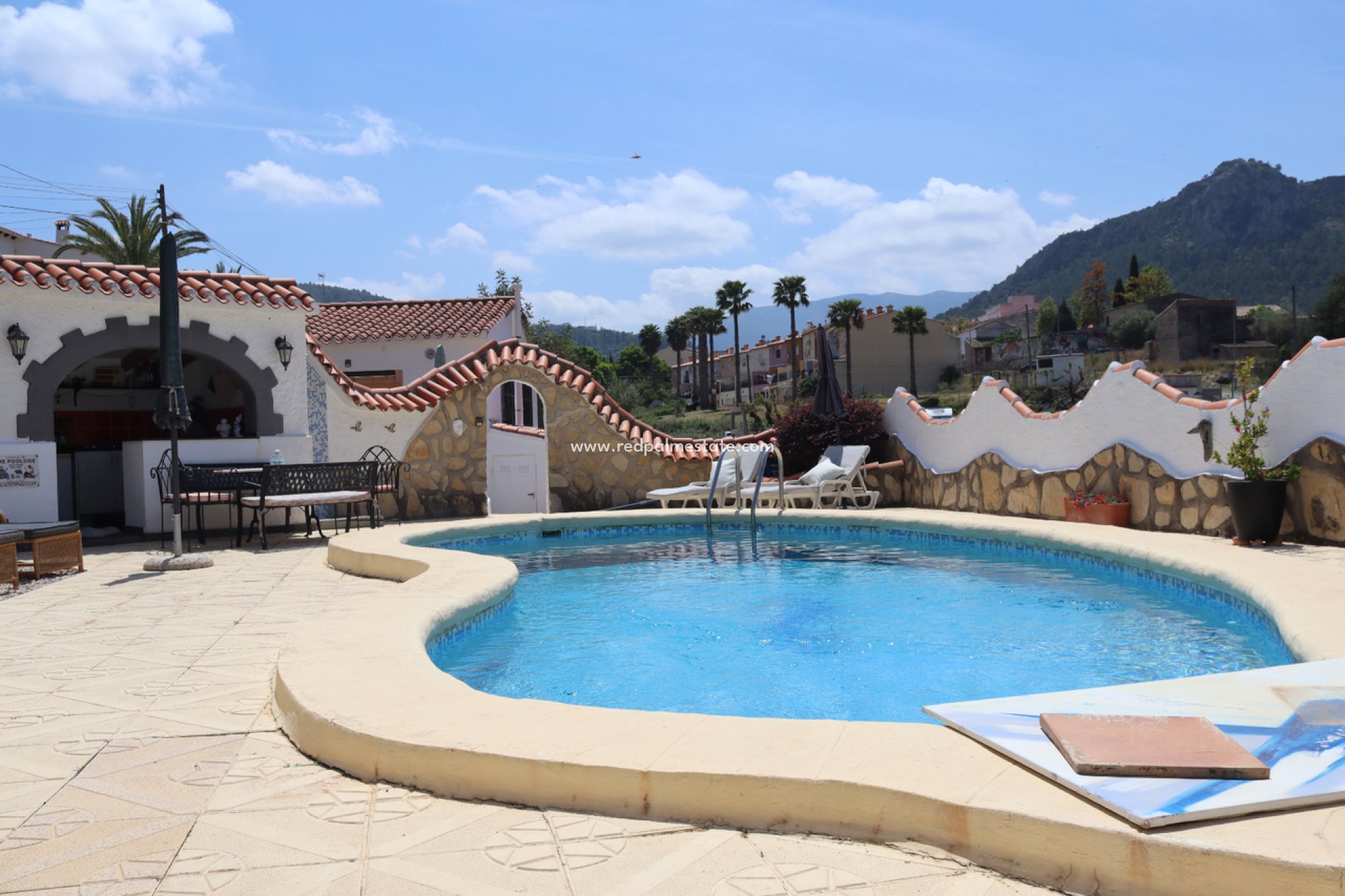 Videresalg - Villa -
Orba - Inland