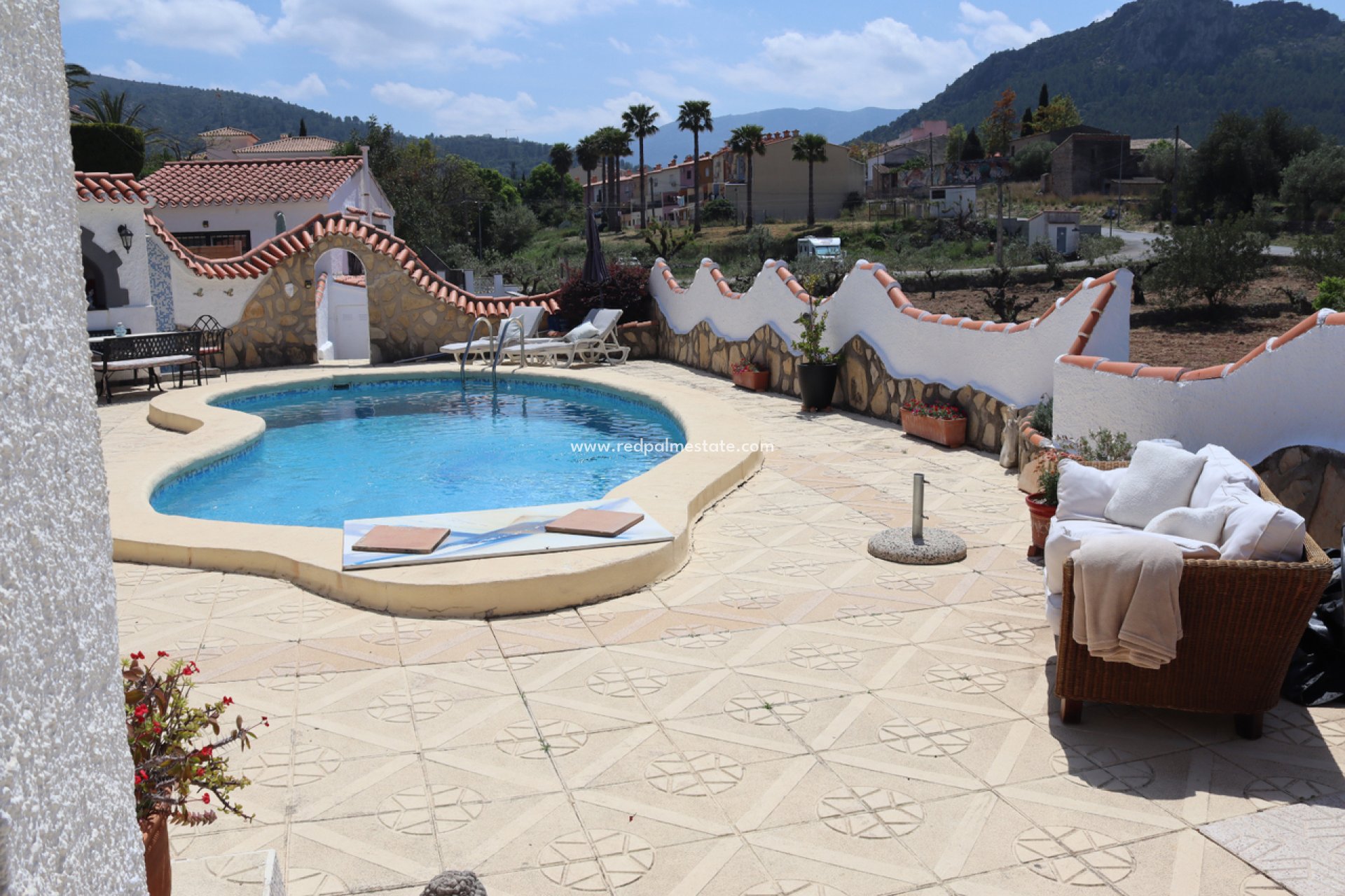 Videresalg - Villa -
Orba - Inland