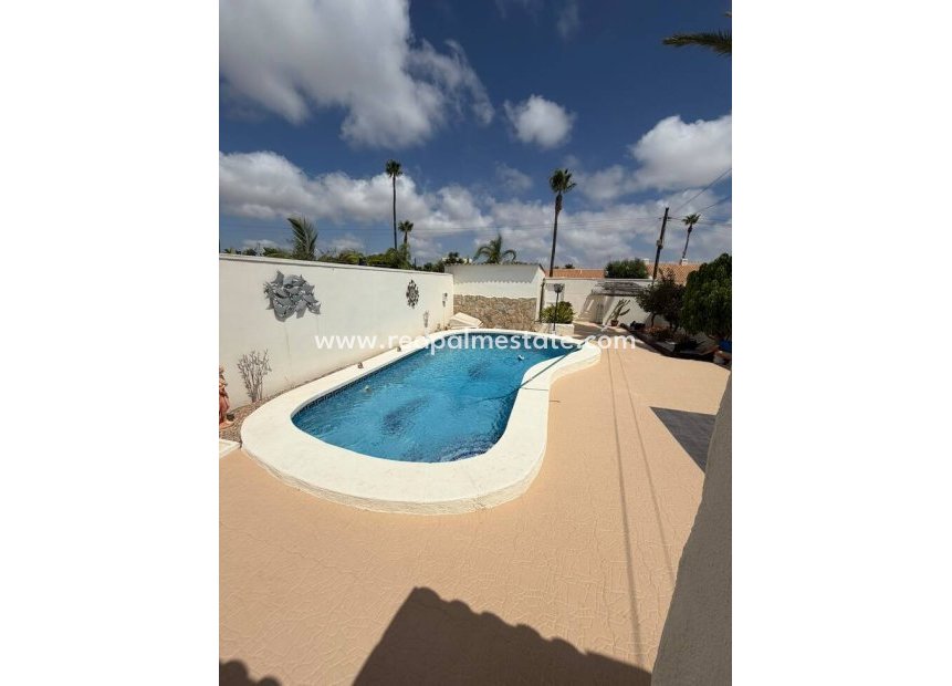 Videresalg - Villa -
Orihuela Costa - Cabo Roig