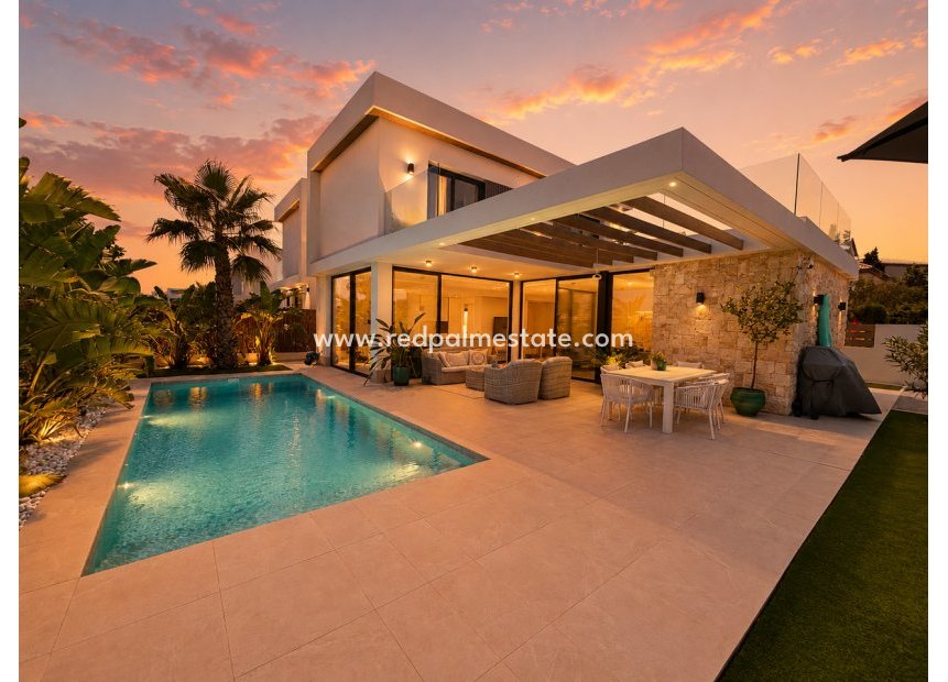 Videresalg - Villa -
Orihuela Costa - Cabo Roig