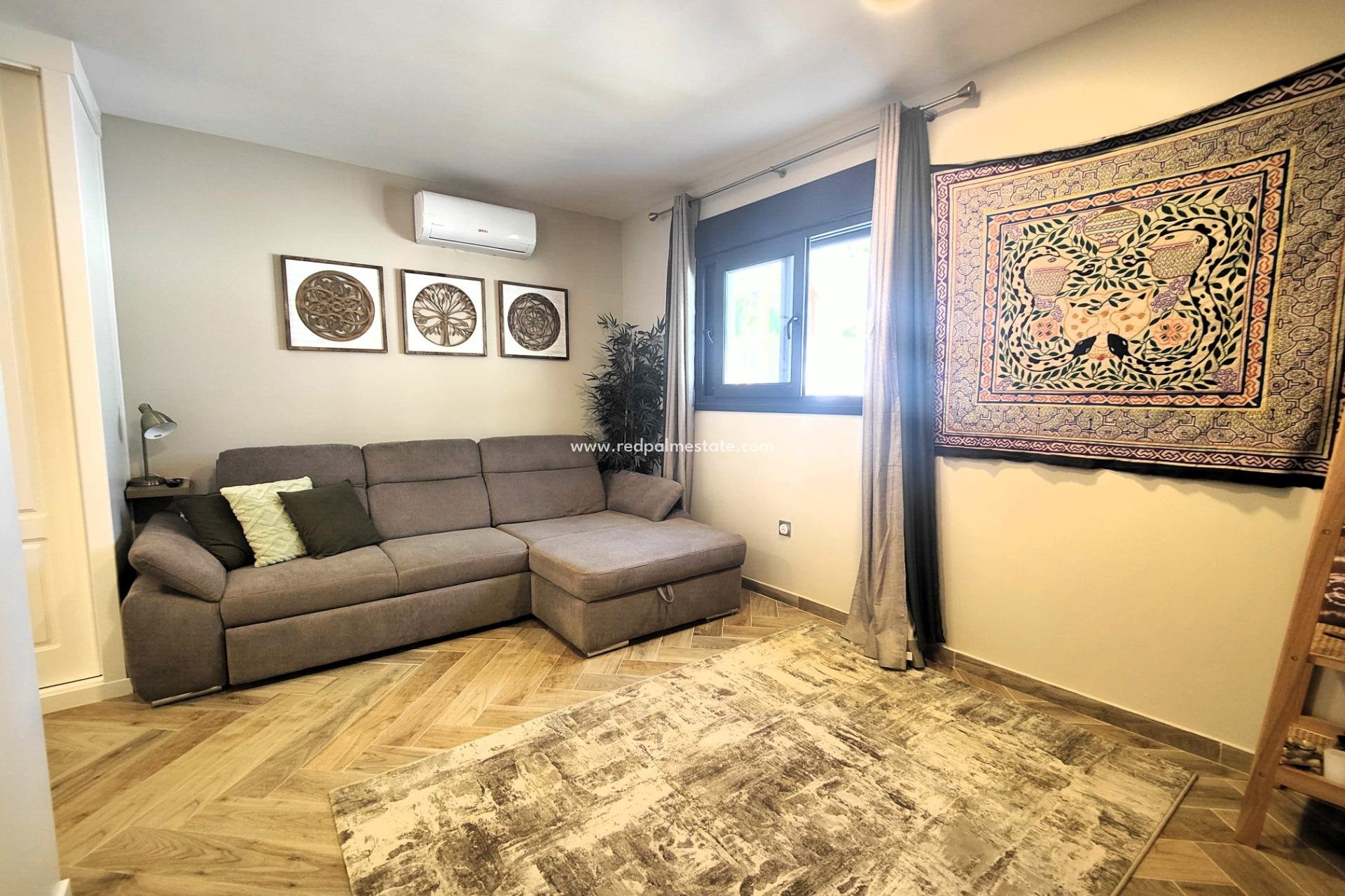 Videresalg - Villa -
Orihuela Costa - Cabo Roig