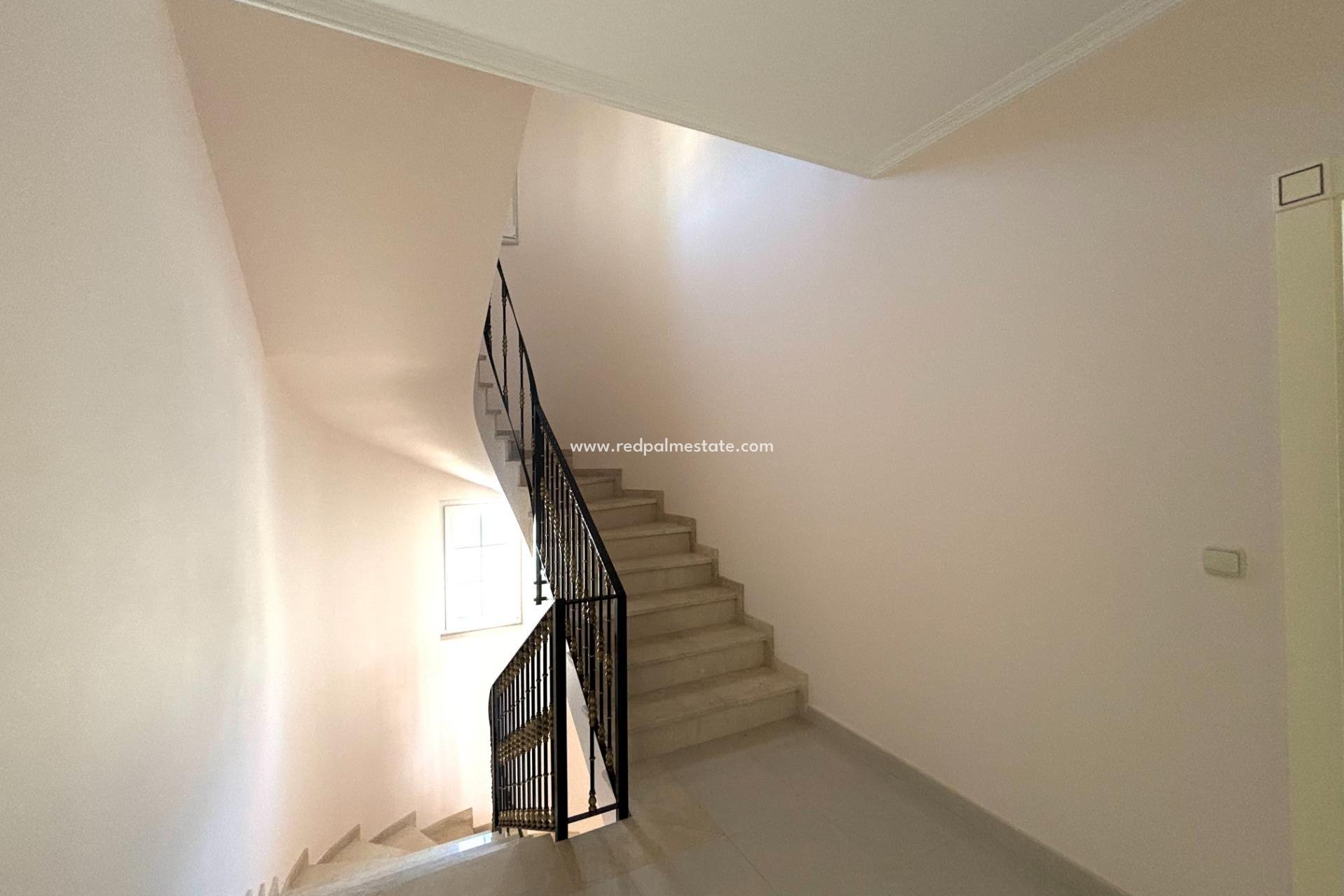 Videresalg - Villa -
Orihuela Costa - Cabo Roig