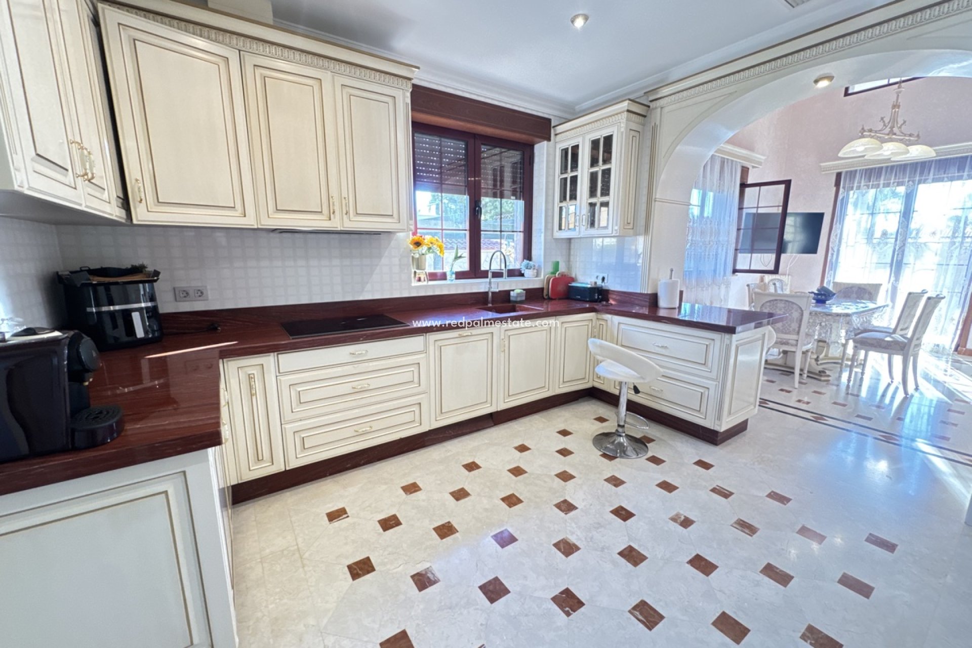 Videresalg - Villa -
Orihuela Costa - Cabo Roig