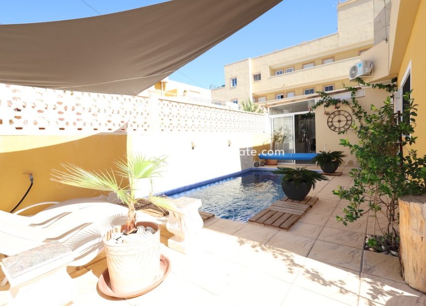 Videresalg - Villa -
Orihuela Costa - Cabo Roig